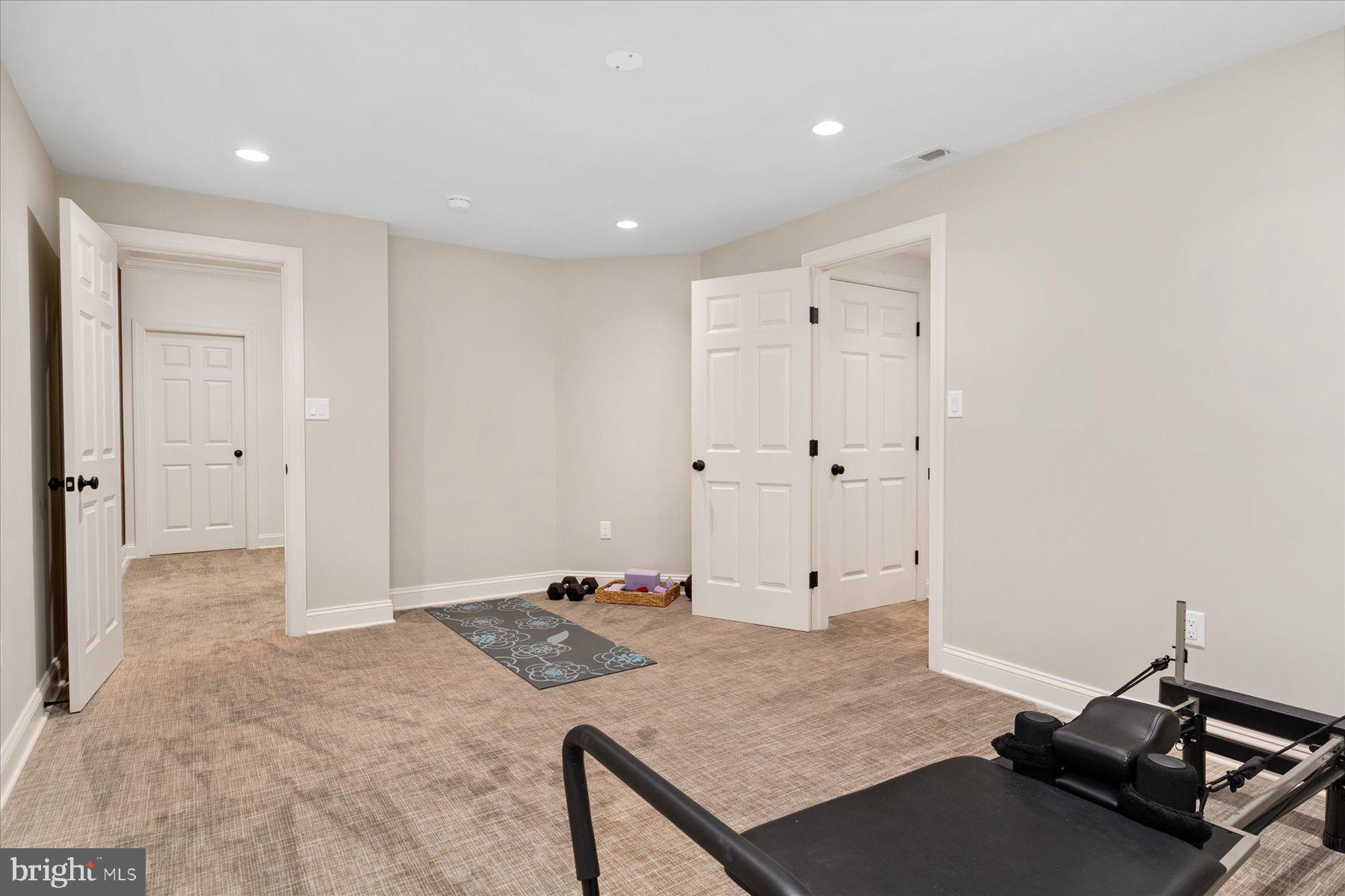 MOUNT TABOR GLEN - Residential