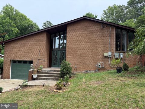 Homes For Sale - 1811 Clayton Drive<br/> OXON HILL, MD 20745