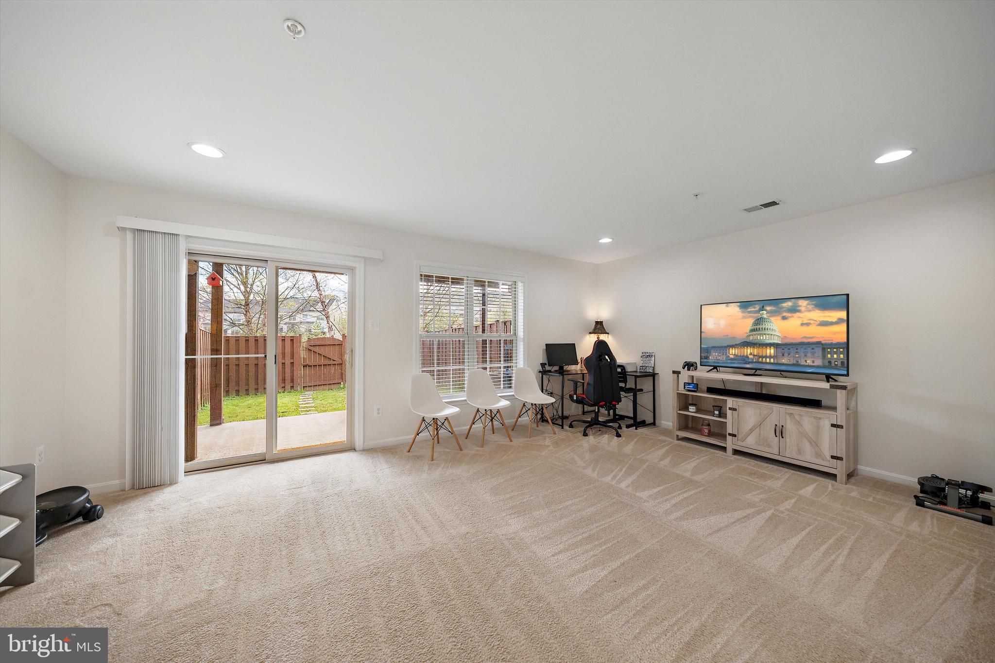 1133 CARINOSO CIRCLE