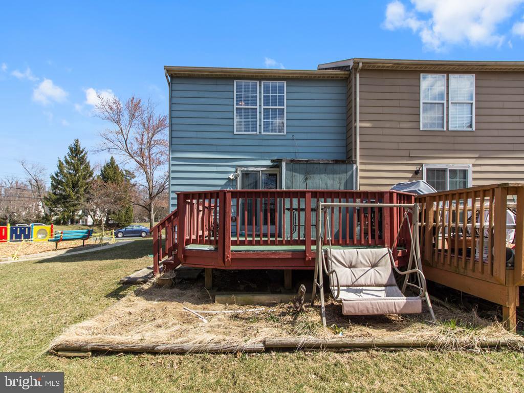 MONTGOMERY MANOR - Residential Lease