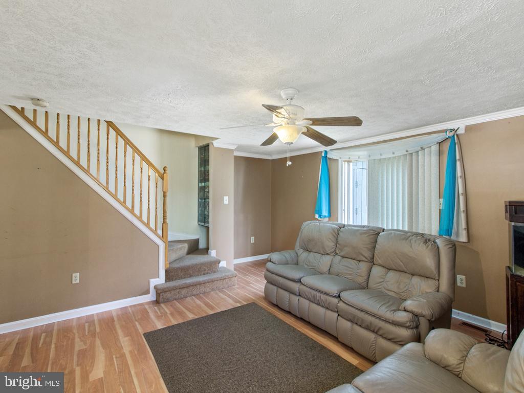 MONTGOMERY MANOR - Residential Lease