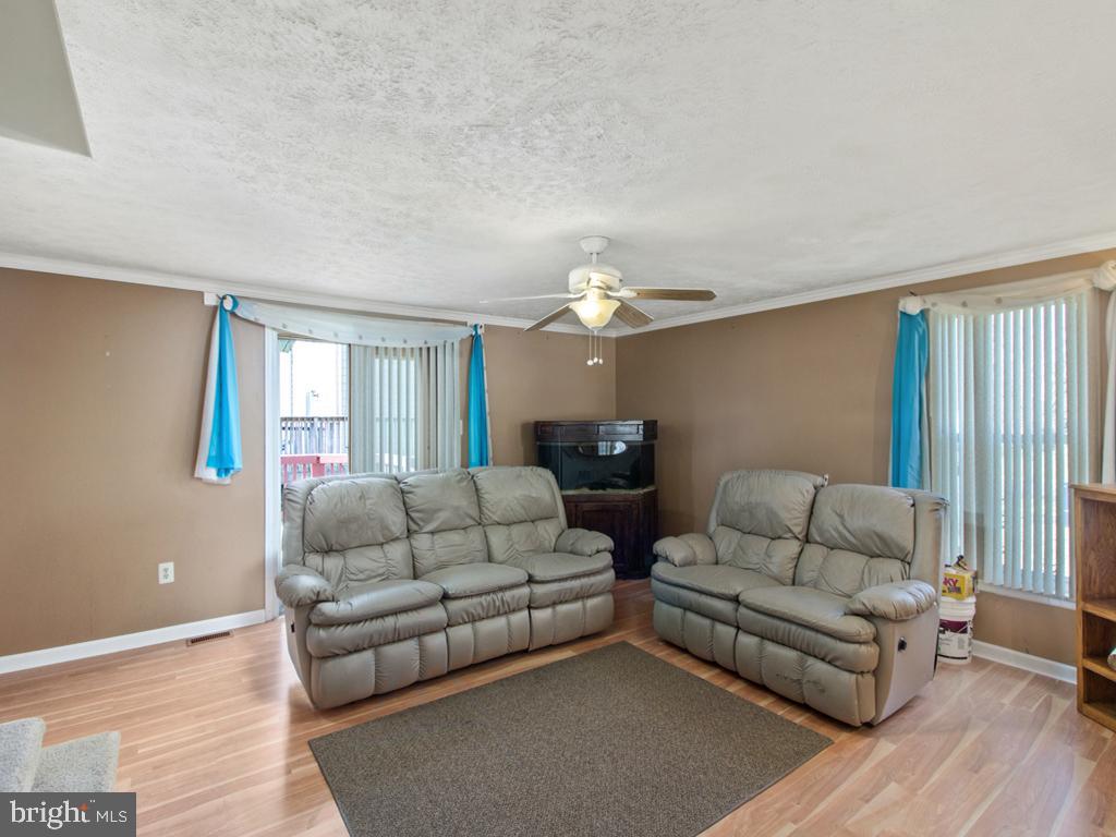 MONTGOMERY MANOR - Residential Lease