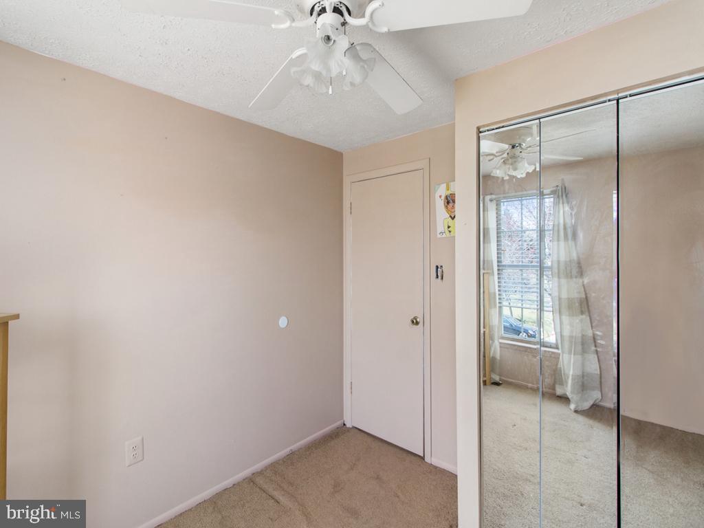 MONTGOMERY MANOR - Residential Lease