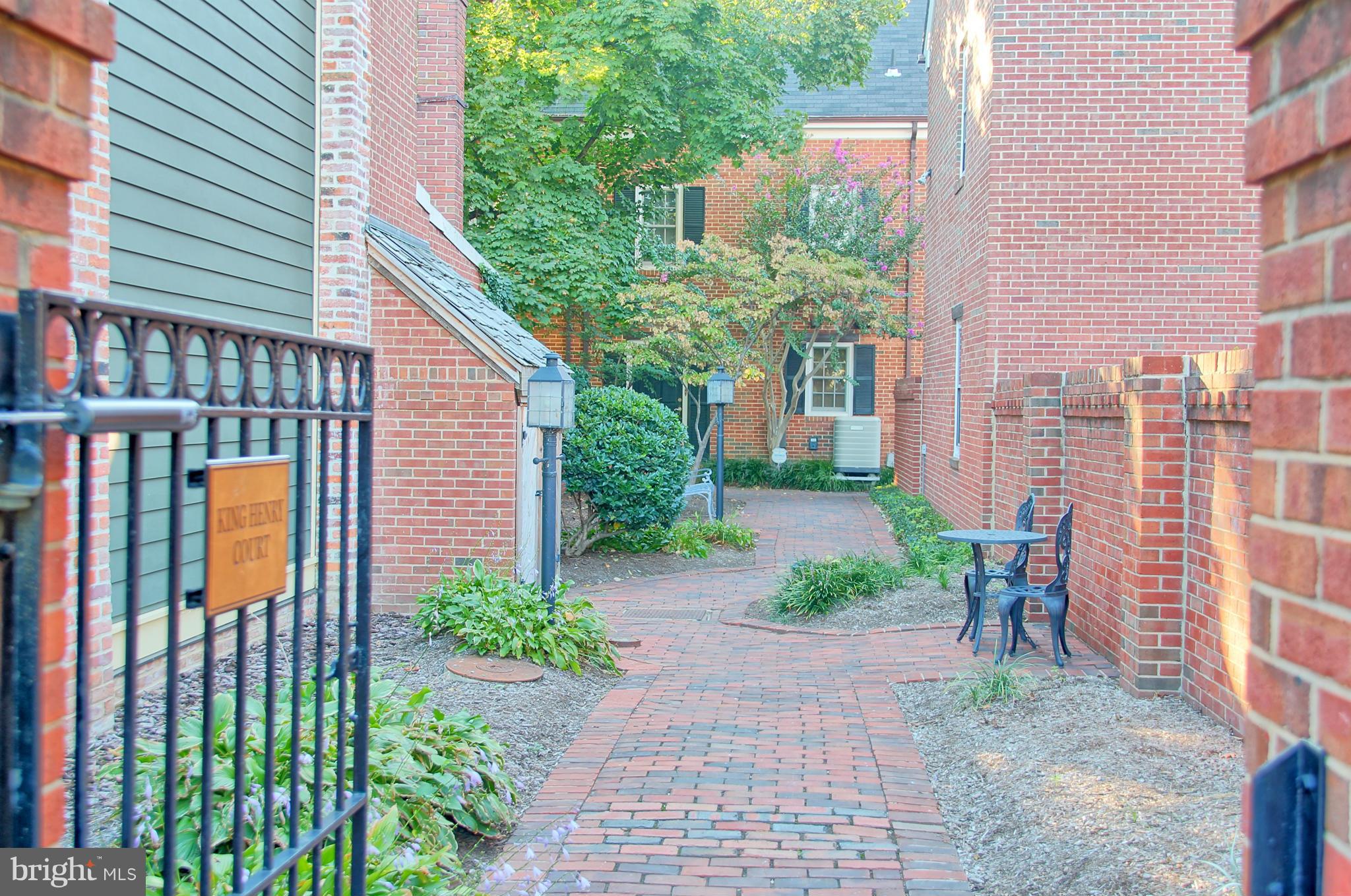 KING HENRY COURT - Residential