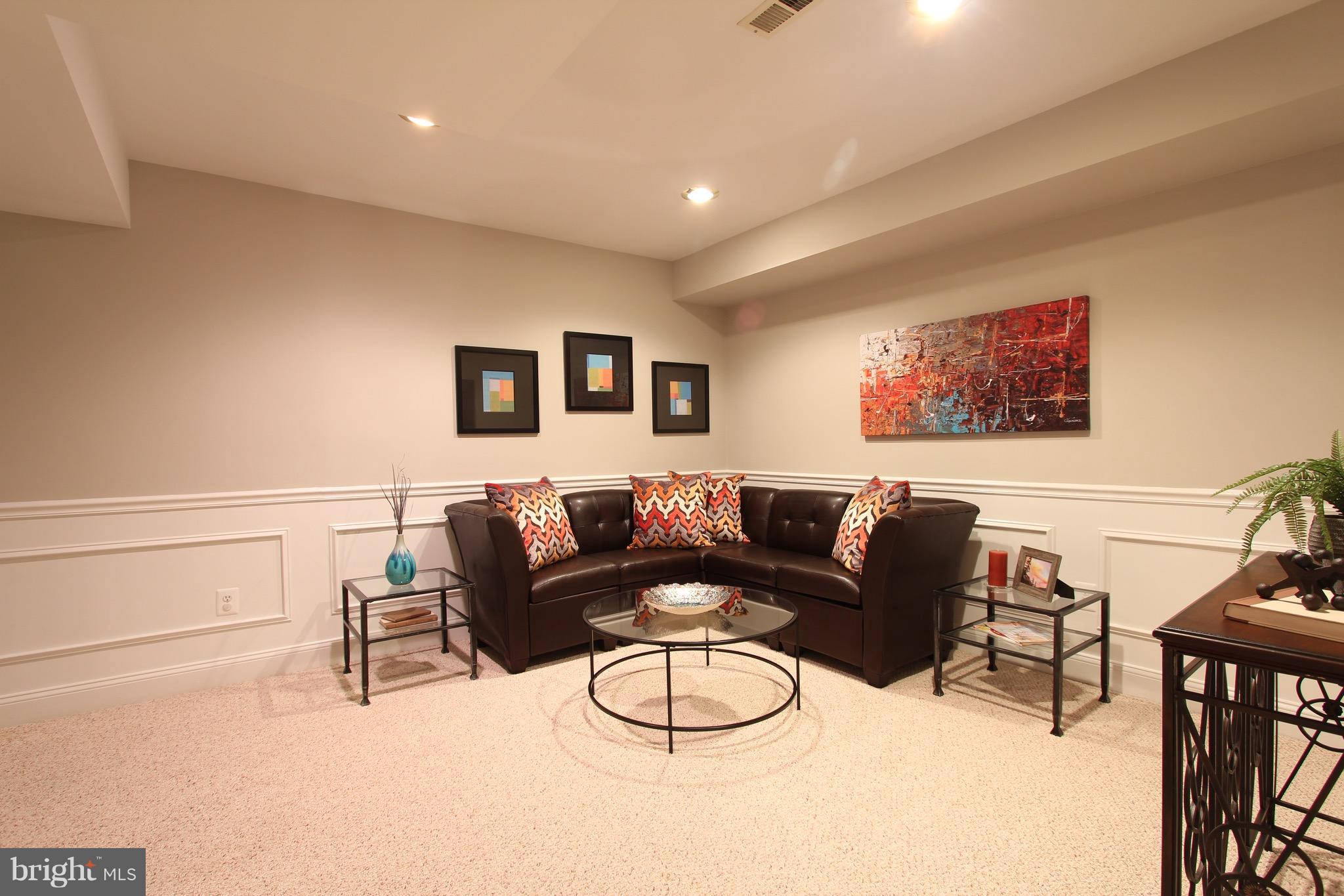 KING HENRY COURT - Residential