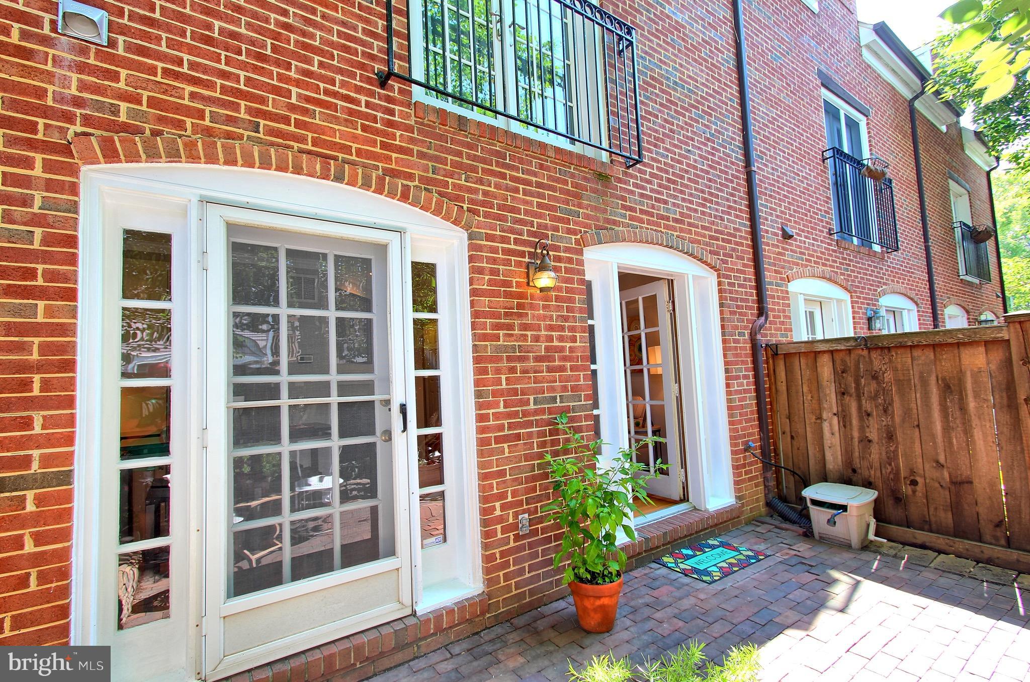 KING HENRY COURT - Residential