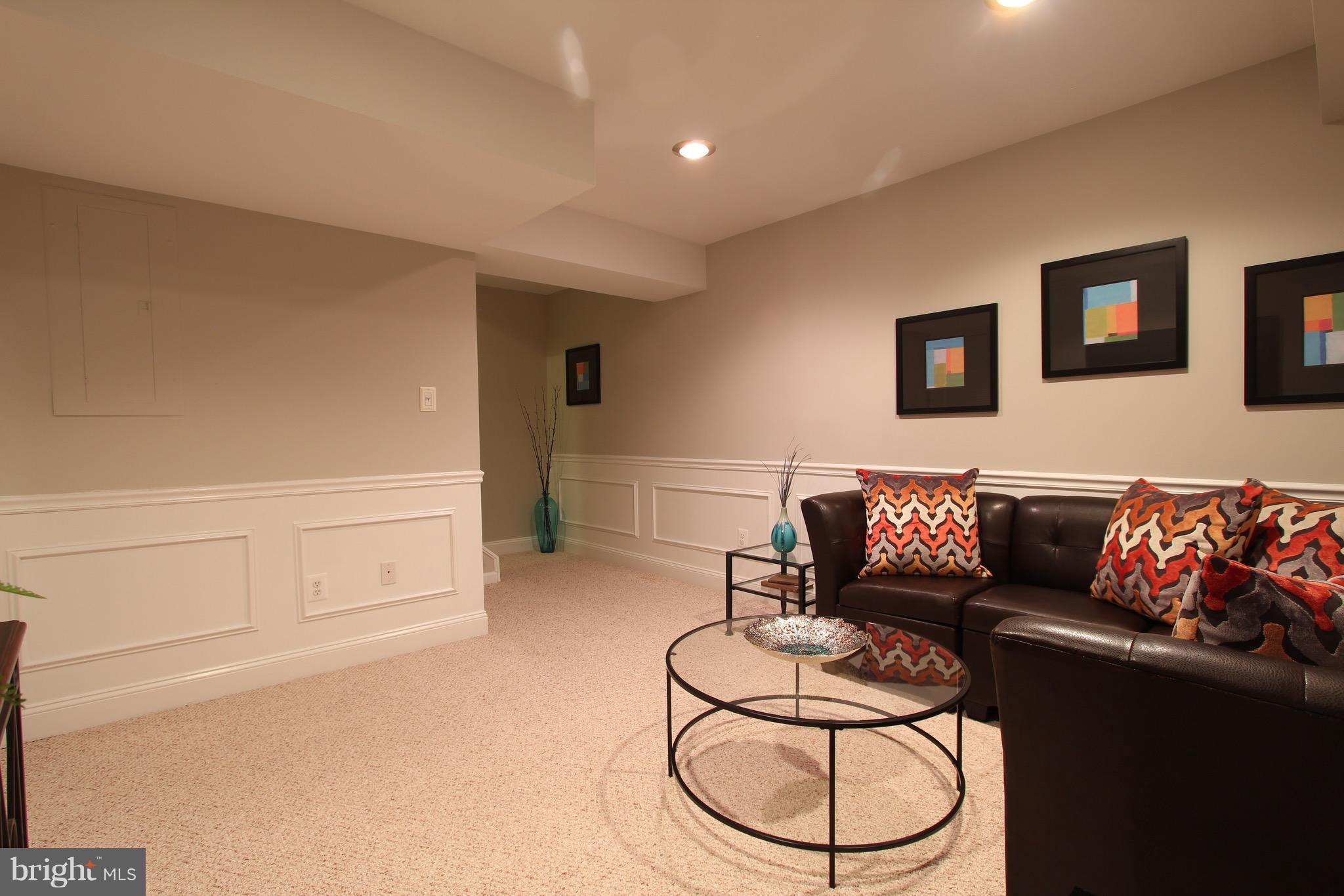 KING HENRY COURT - Residential