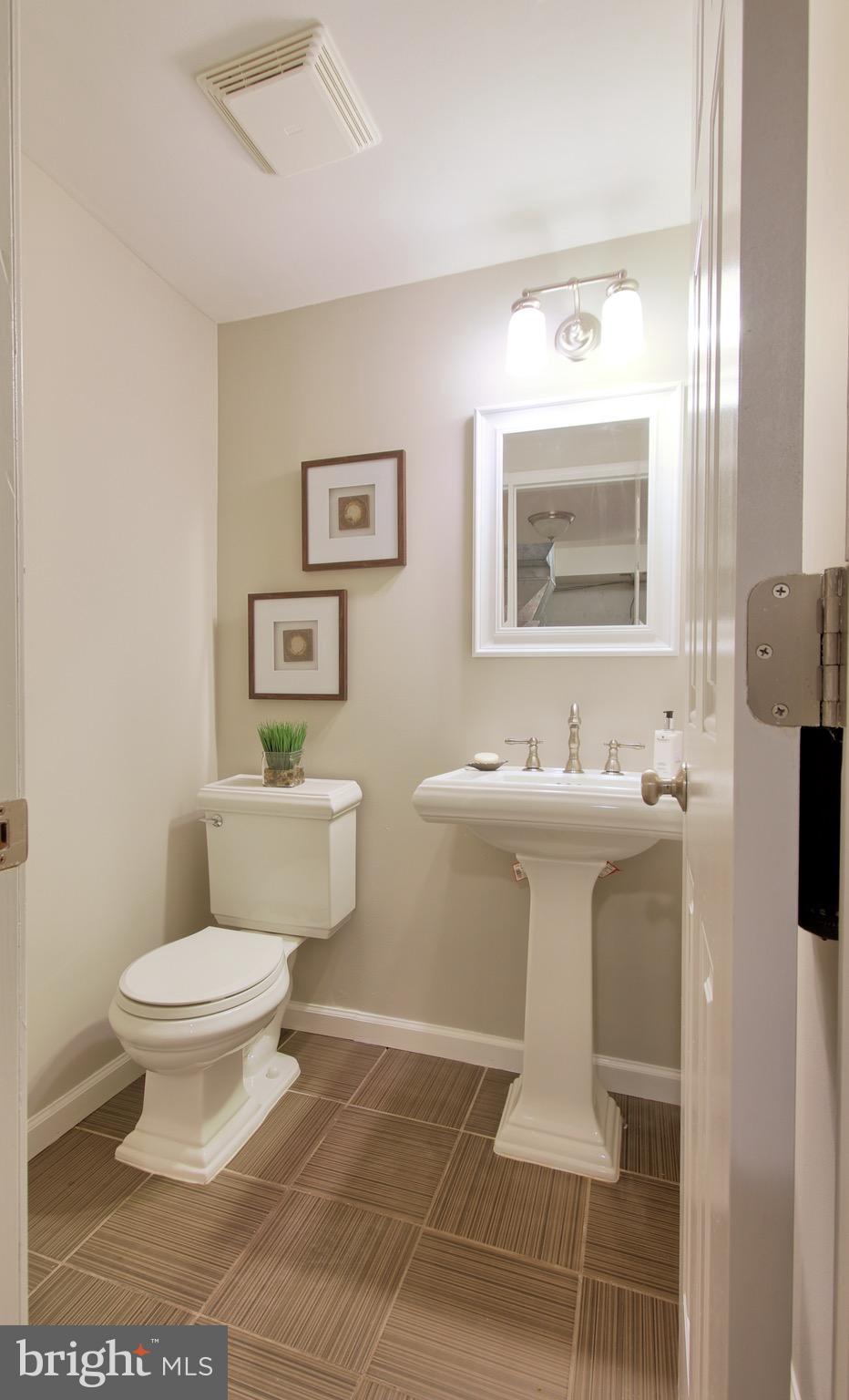 KING HENRY COURT - Residential