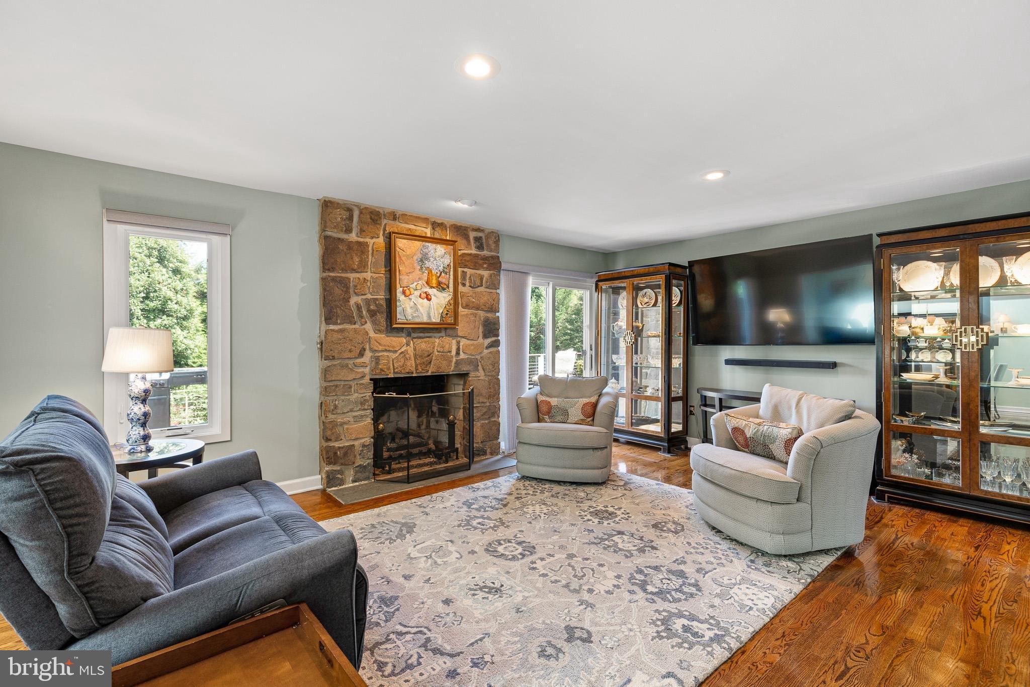1 BRIARS LANE