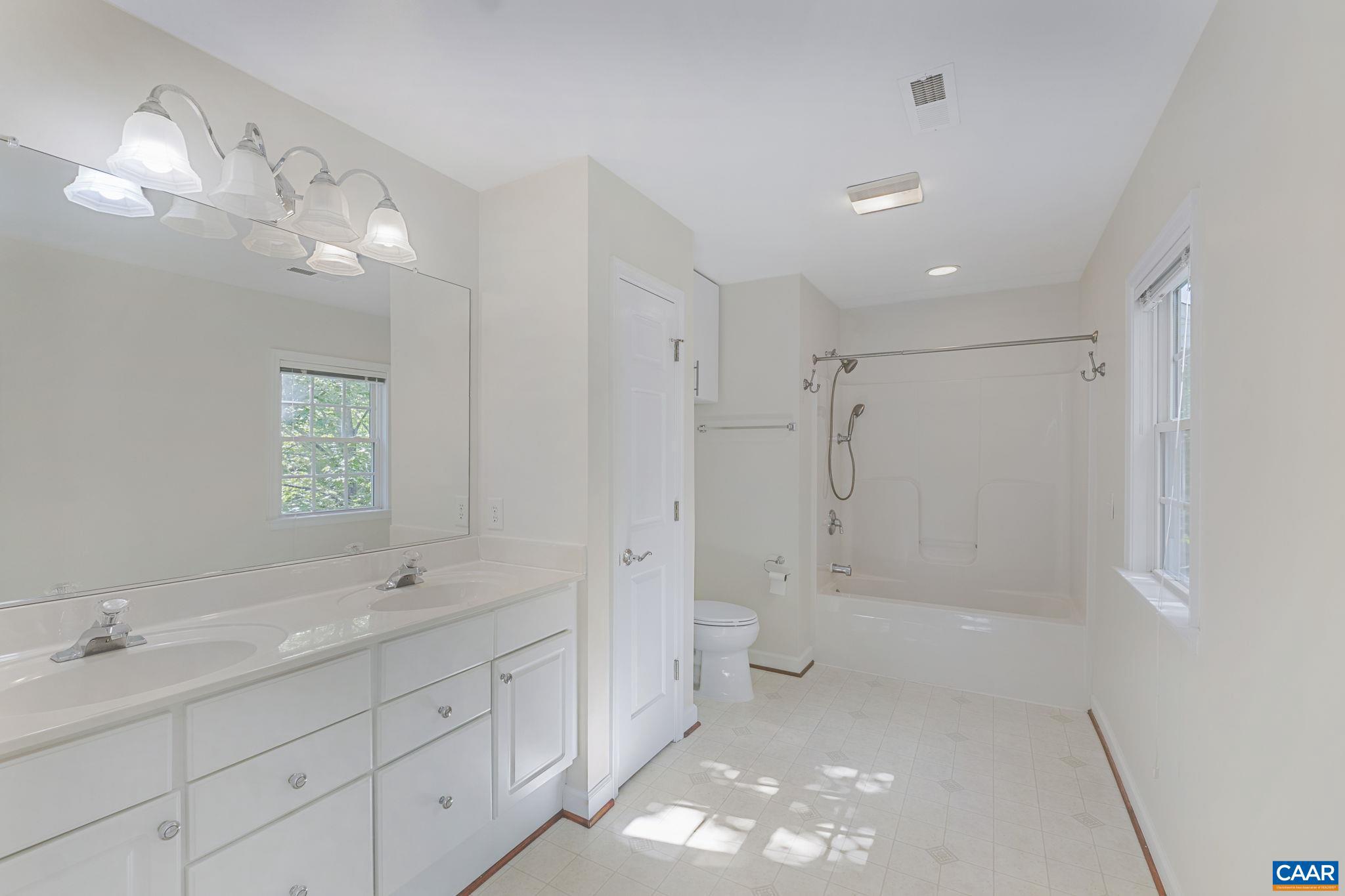 FOREST LAKES - Residential Lease