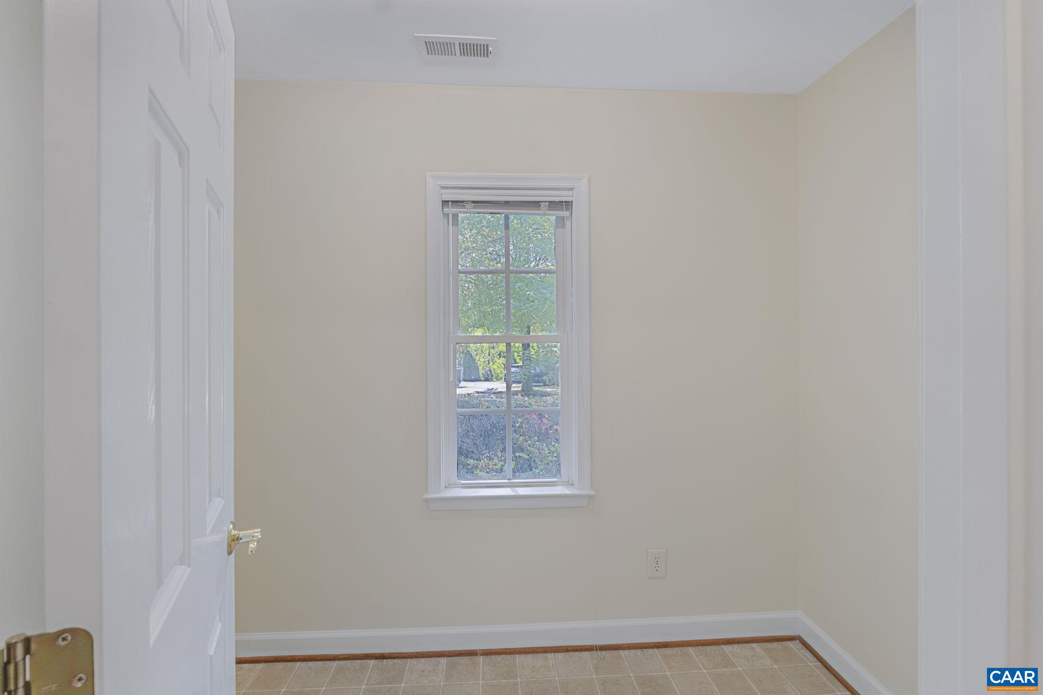 FOREST LAKES - Residential Lease