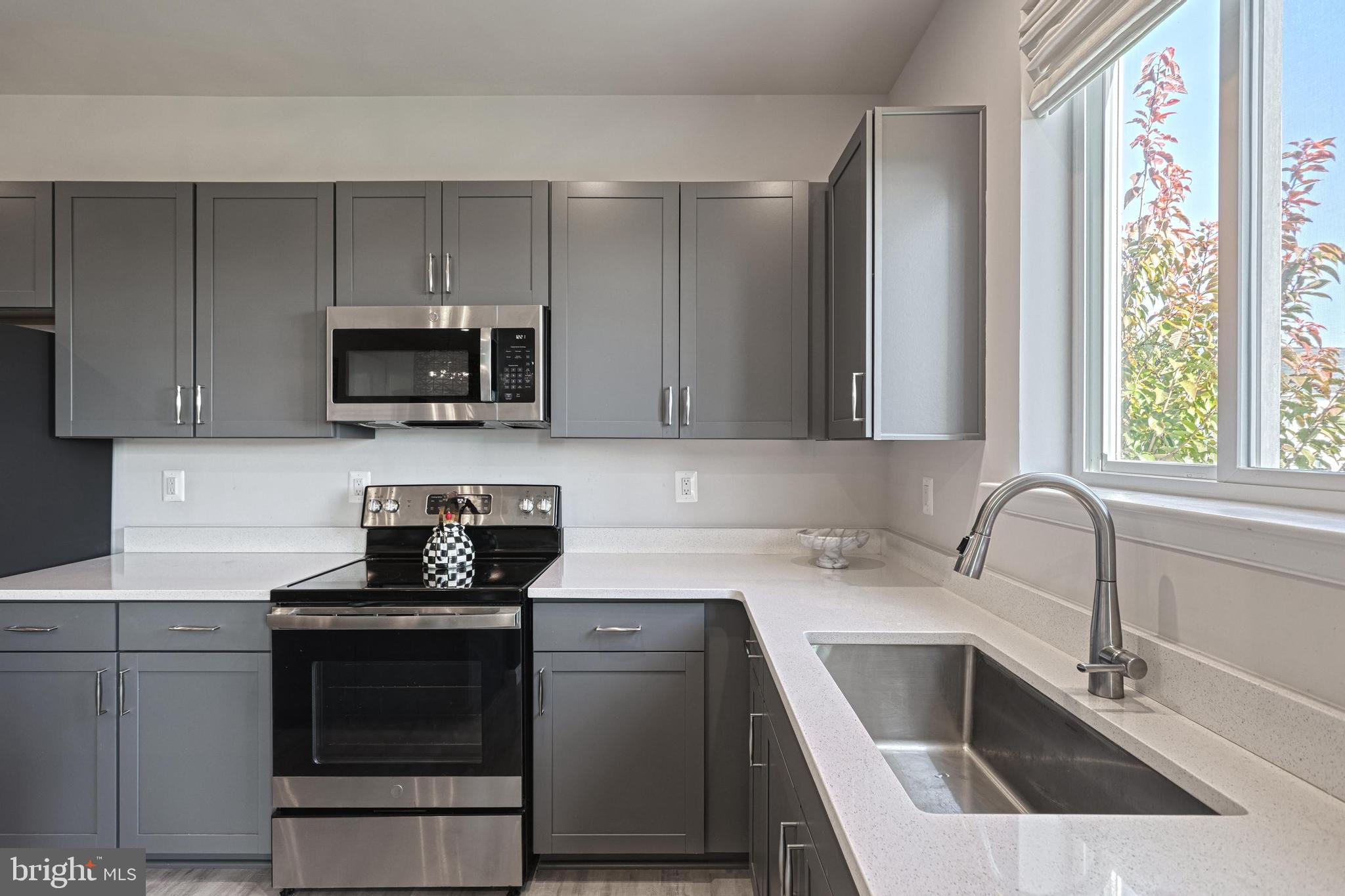 WARM SPRING RIDGE - Residential