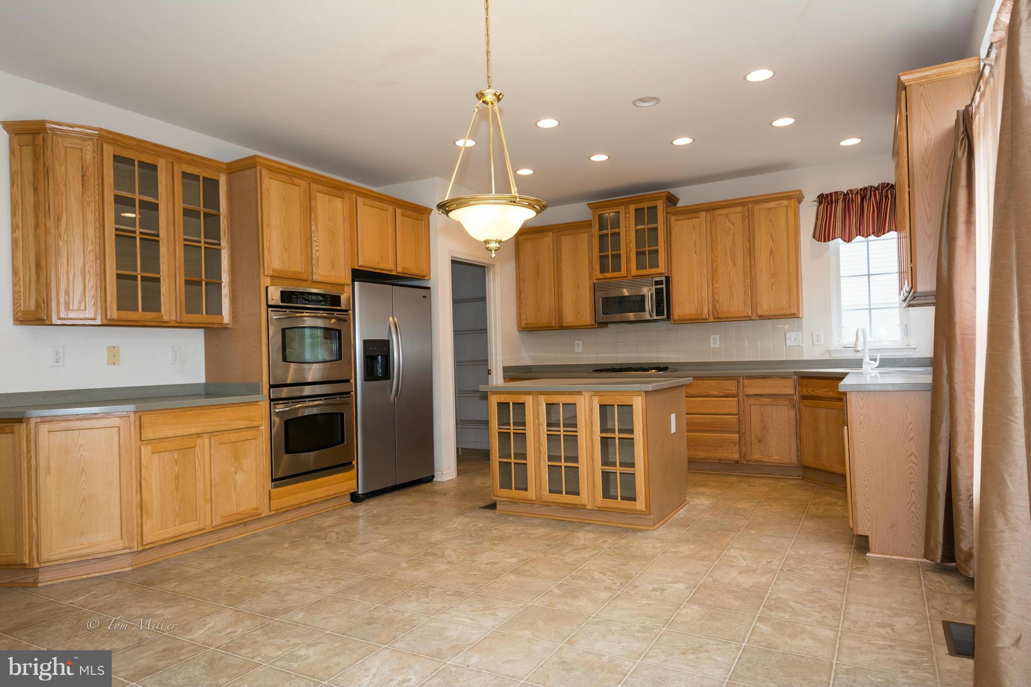 LEE PROPERTY - Residential Lease