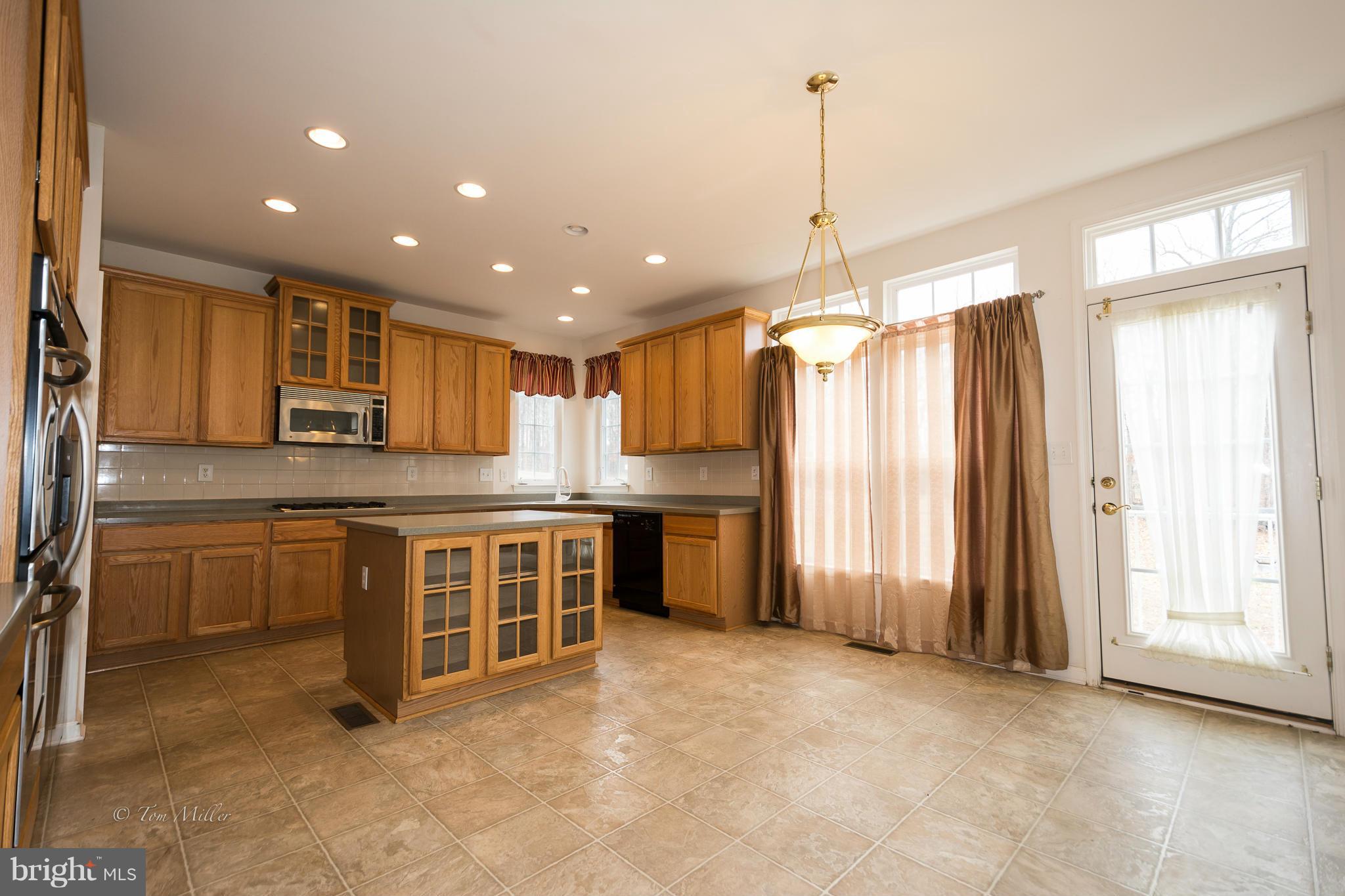 LEE PROPERTY - Residential Lease