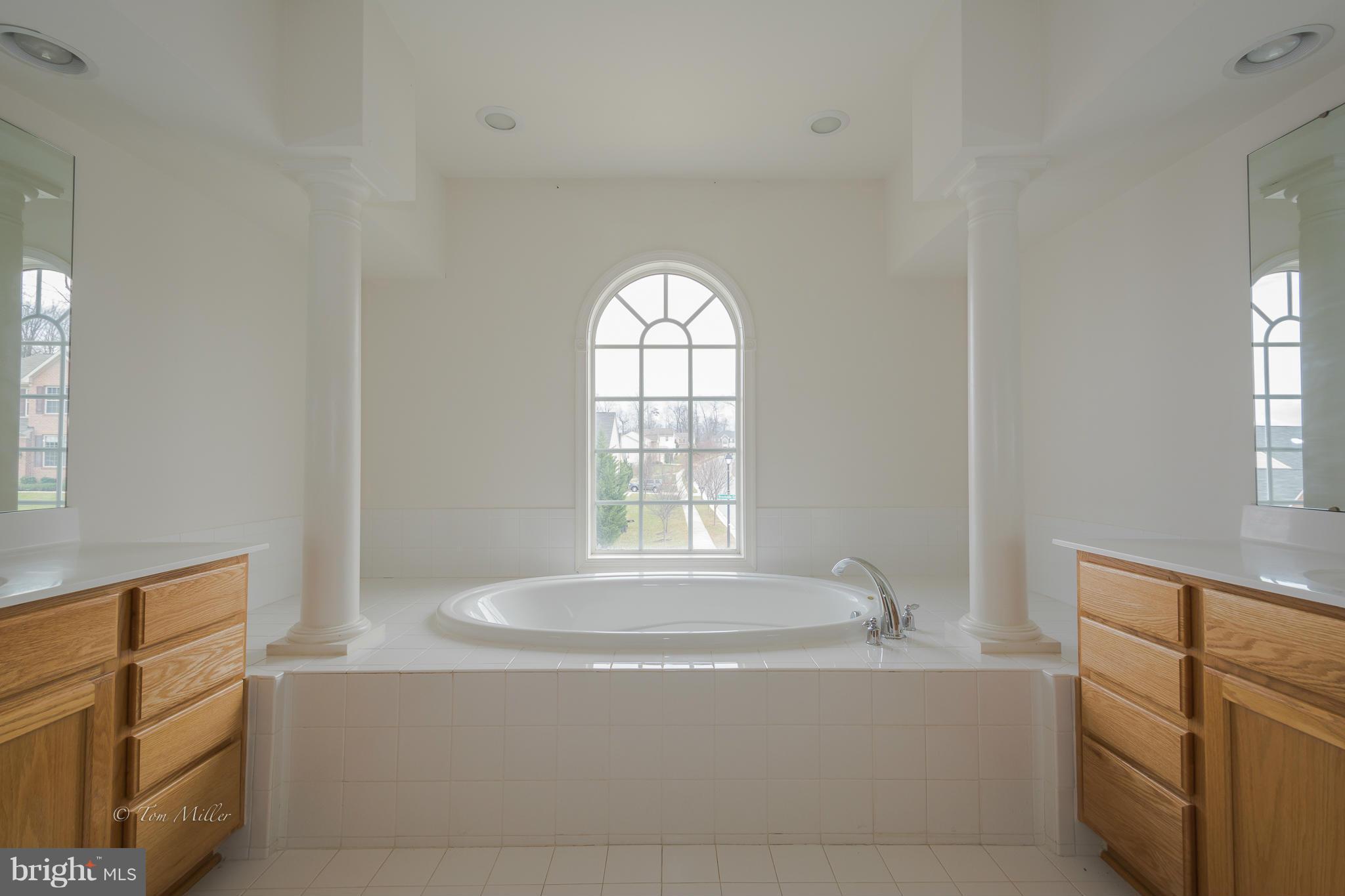 LEE PROPERTY - Residential Lease