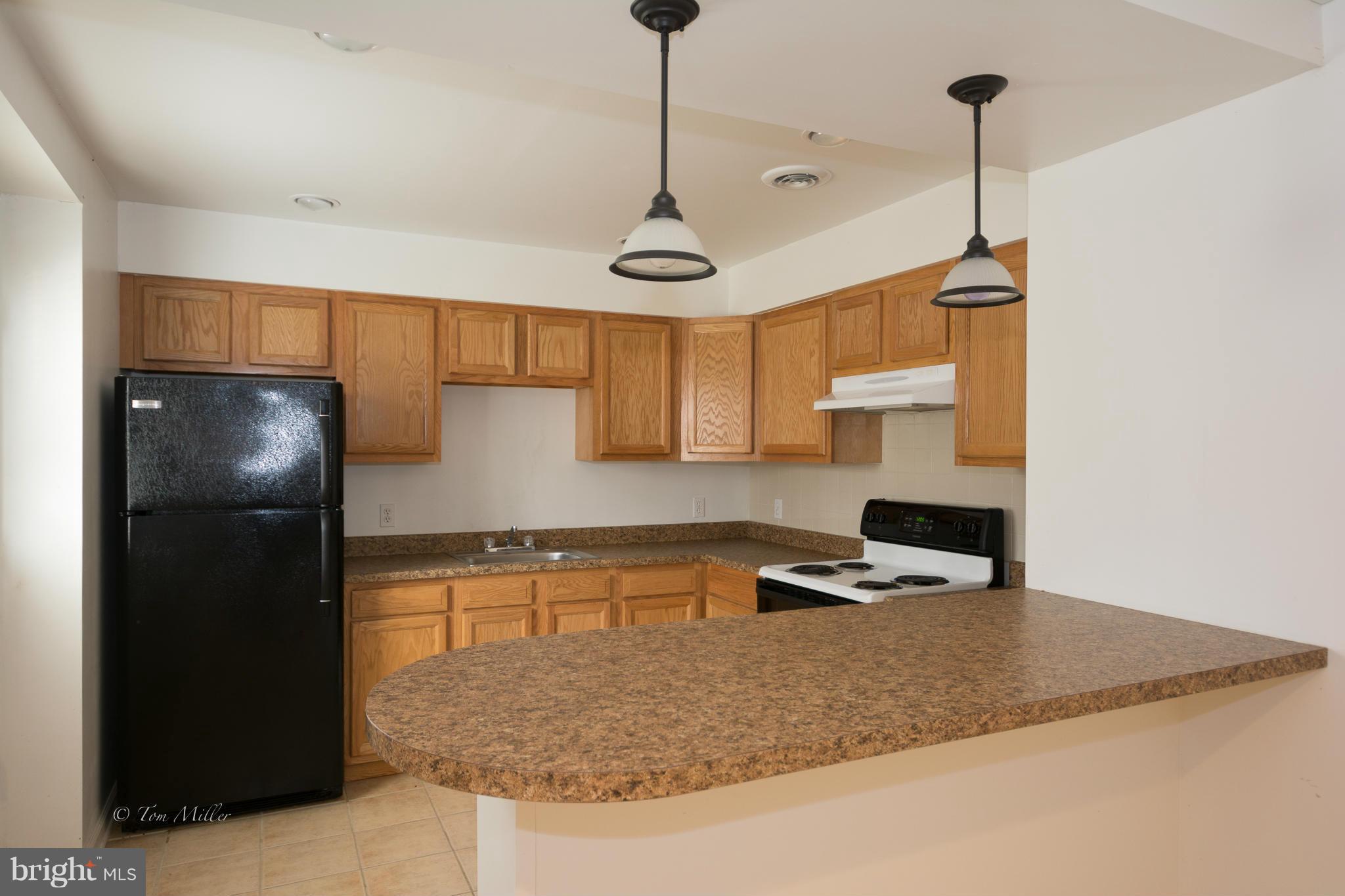 LEE PROPERTY - Residential Lease