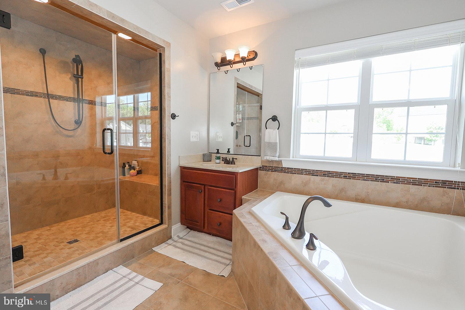 BROAD CREEK - Residential