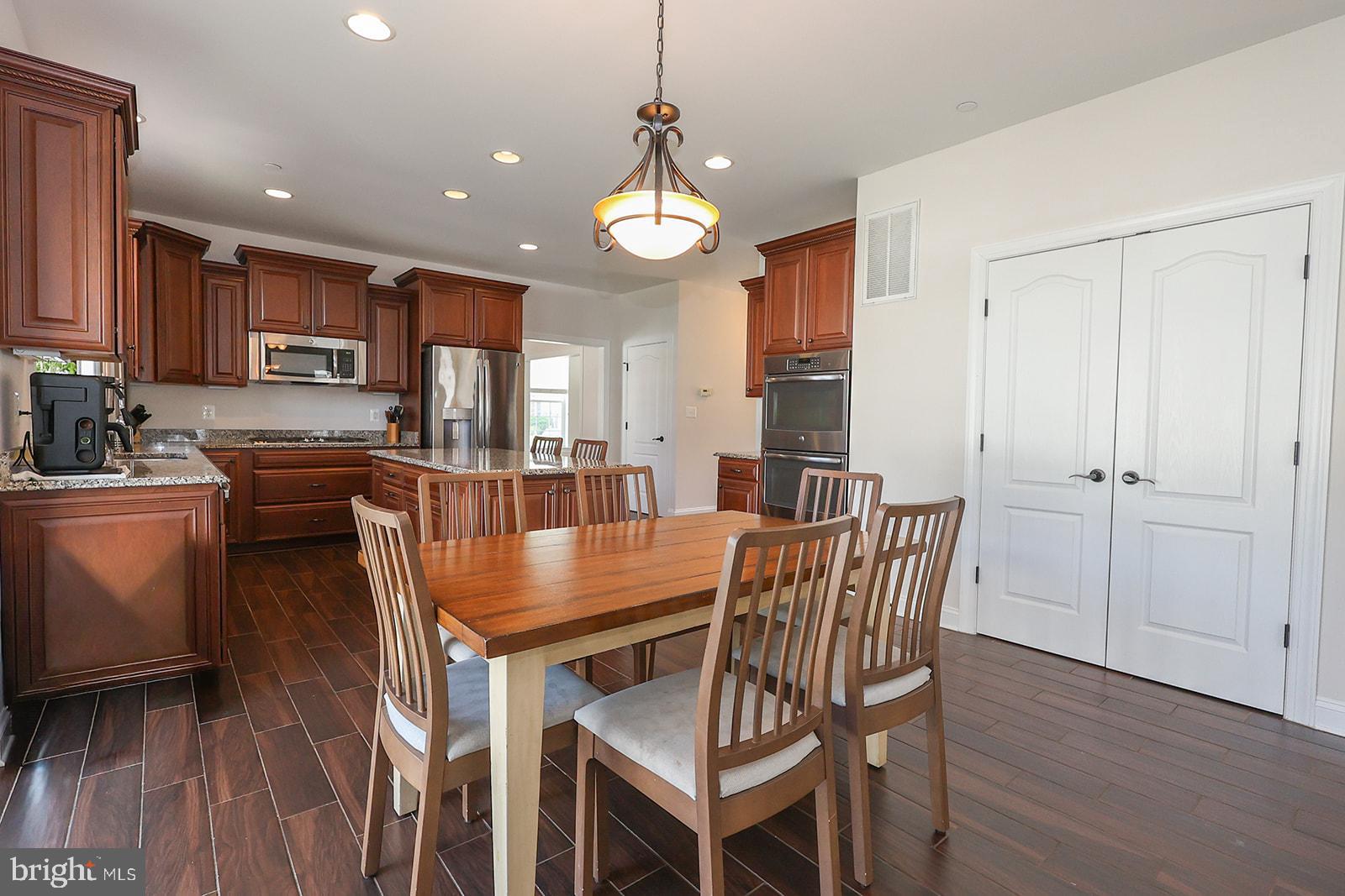 BROAD CREEK - Residential
