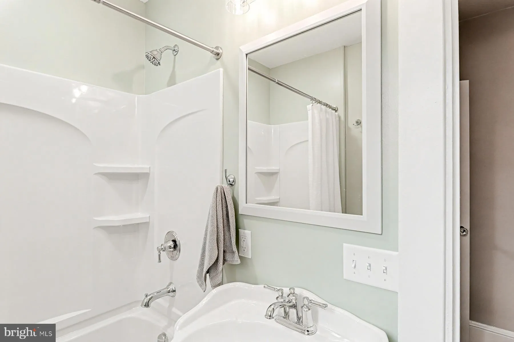 Lancaster, Pennsylvania 17603, United States, 4 Bedrooms Bedrooms, ,2 BathroomsBathrooms,Residential,Active,223772