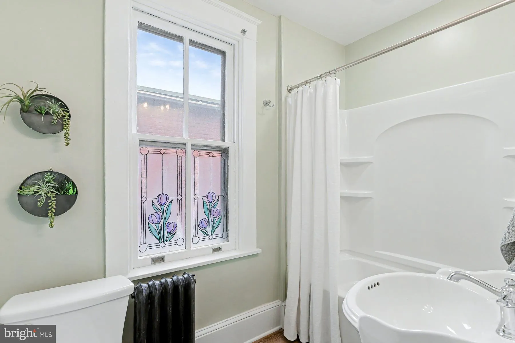 Lancaster, Pennsylvania 17603, United States, 4 Bedrooms Bedrooms, ,2 BathroomsBathrooms,Residential,Active,223772