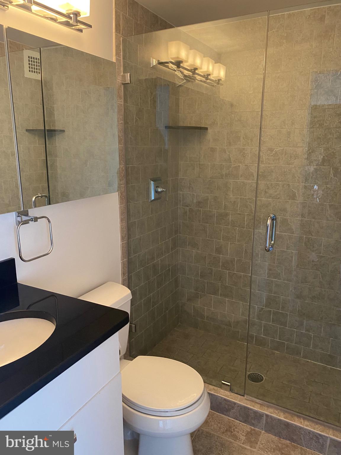 RIVER TOWERS - Residential Lease