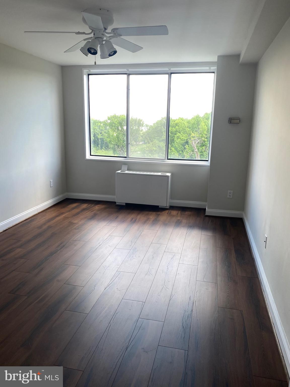 RIVER TOWERS - Residential Lease