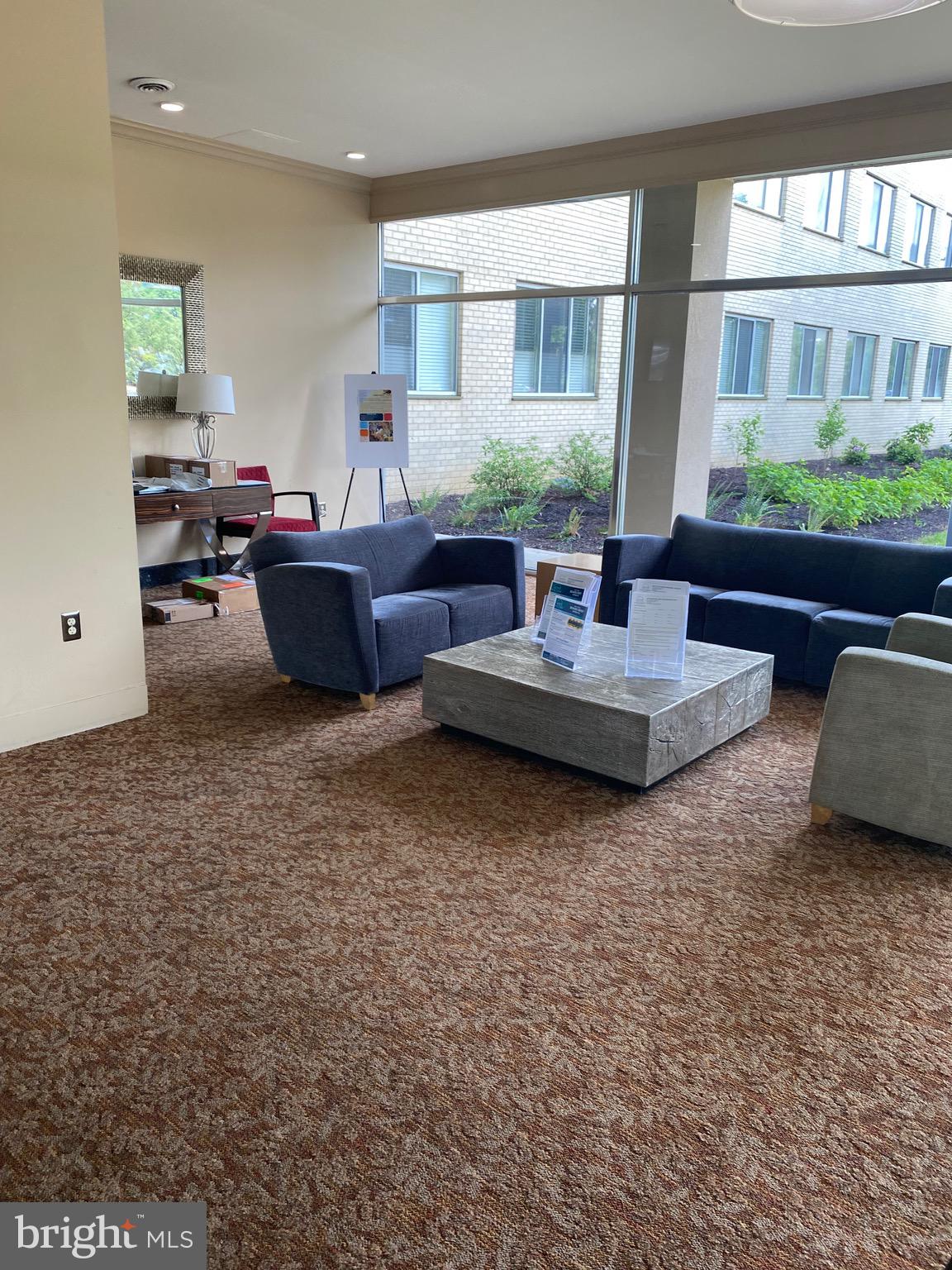 RIVER TOWERS - Residential Lease