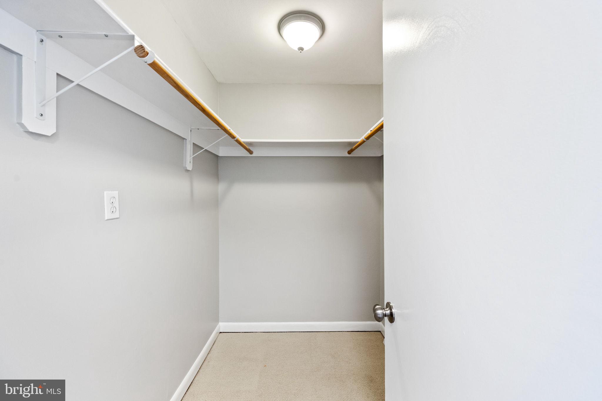 RIVER TOWERS - Residential Lease