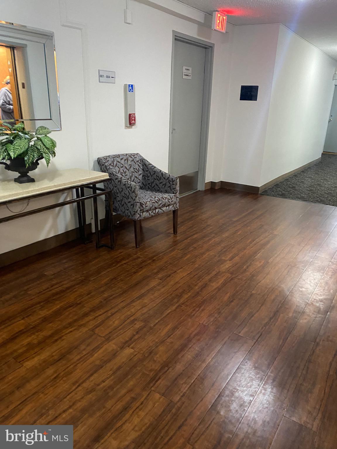 RIVER TOWERS - Residential Lease