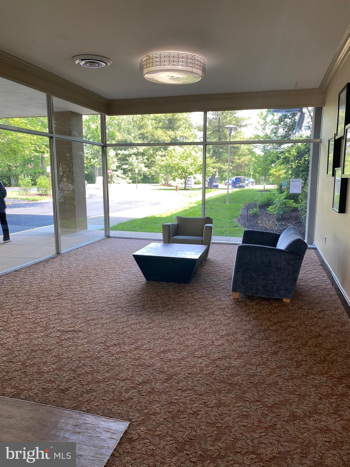 RIVER TOWERS - Residential Lease