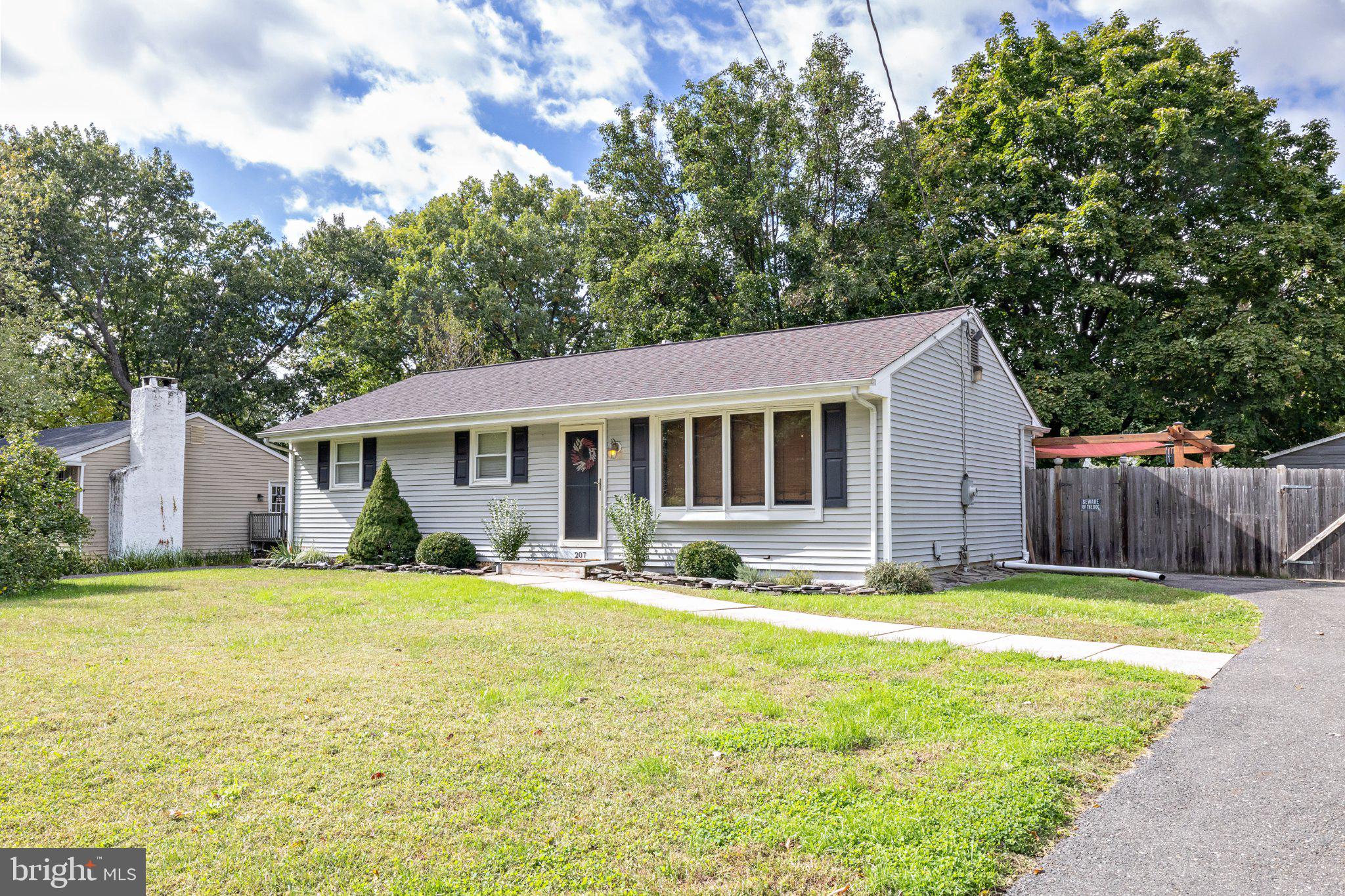 207 W ELM AVENUE