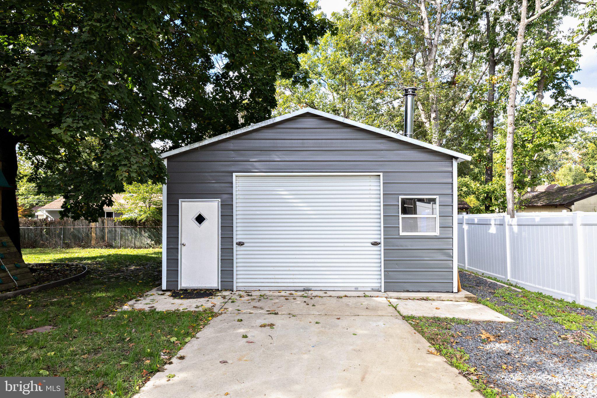 207 W ELM AVENUE