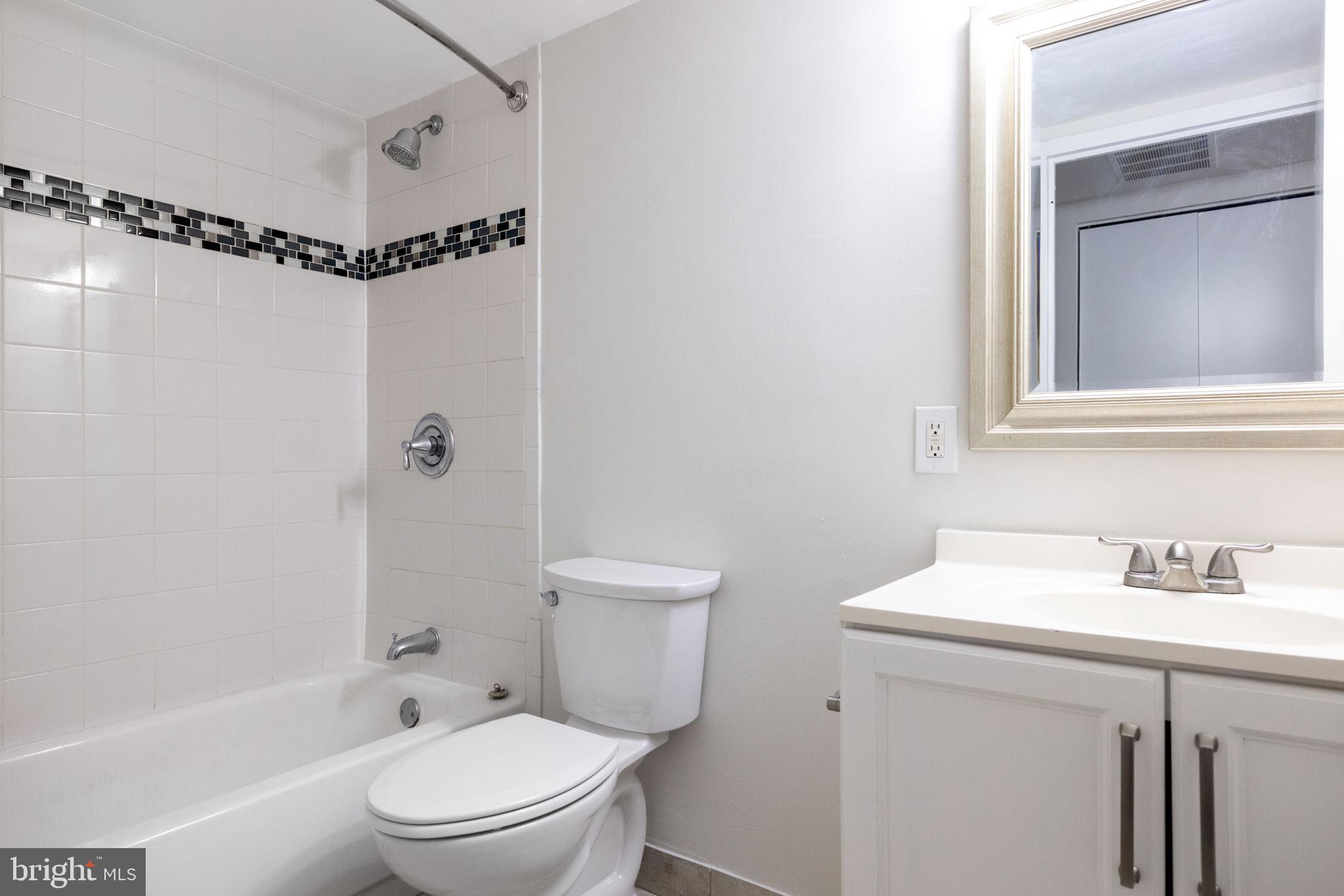 CHESTNUT GROVE - Residential Lease