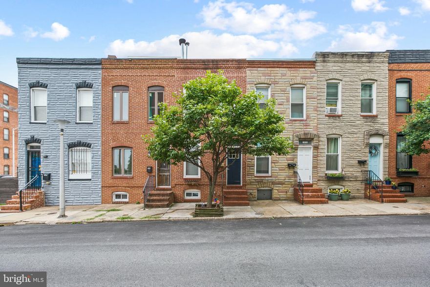 GORGEOUS HOME NOW AVAILABLE ON SOUGHT-AFTER BLOCK IN FEDERAL HILL WITH OFF STREET PARKING PAD. 3 BEDROOMS ABOVE GRADE WITH 2.5 FULL BATHROOMS. GLISTENING HARDWOODS CASCADE THROUGHOUT. ENJOY CREAM CABINETRY,  OPEN KITCHEN. RECESSED LIGHTING. TONS OF NATURAL LIGHT. LOWER LEVEL - TONS OF STORAGE. HIGH CEILINGS.  CLOSE PROXIMITY TO RETAIL SHOPPING, LOCAL DINING, INNER HARBOR, STADIUMS, AND ALL MAJOR HIGHWAYS. SCHEDULE A PRIVATE TOUR TODAY.