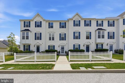 Townhouse For Sale - 115 S Harner Boulevard<br/> Chester County, COATESVILLE, PA 19320
