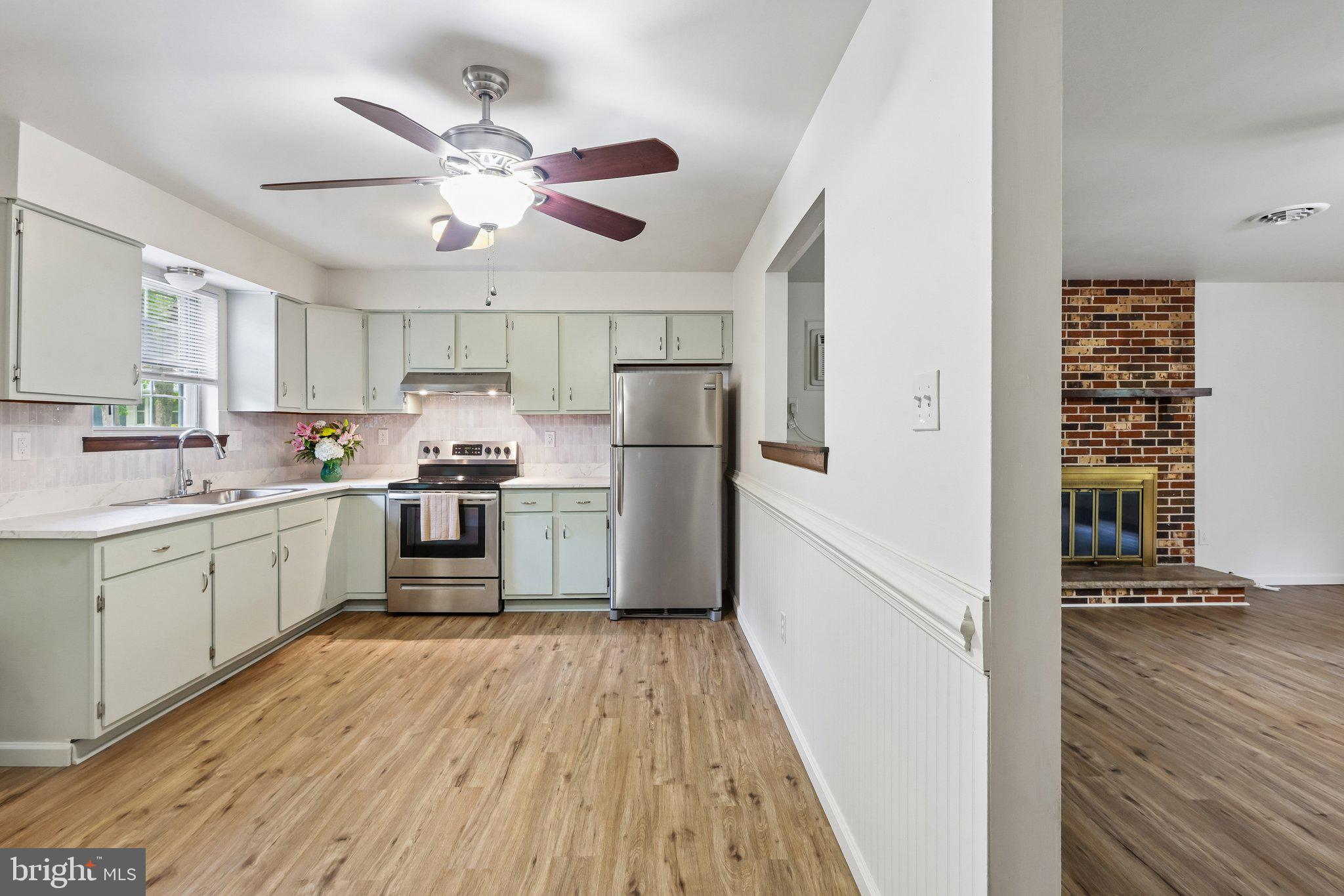 1500 E LAKESHORE DRIVE
