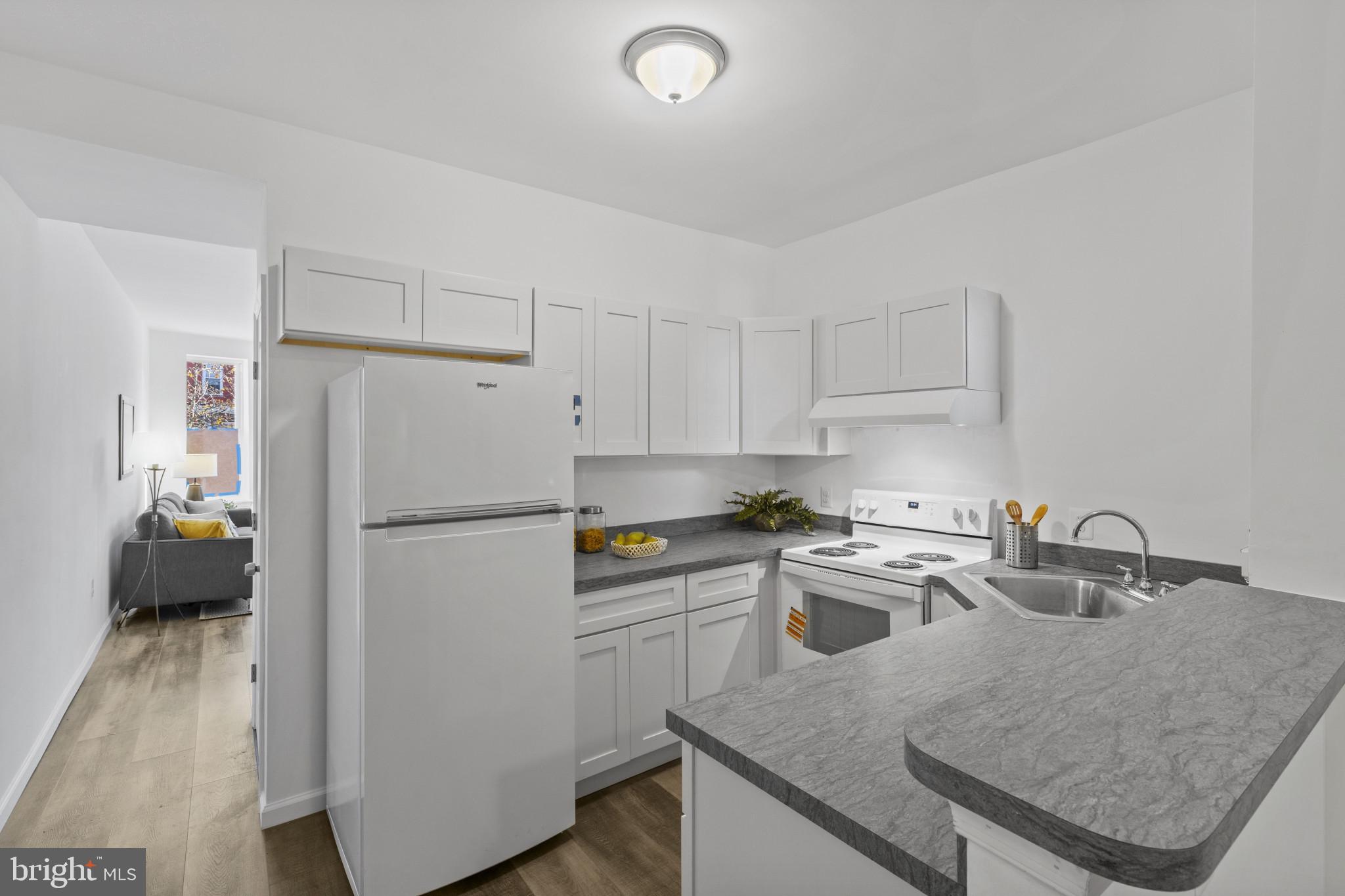 1552 N FULTON AVENUE