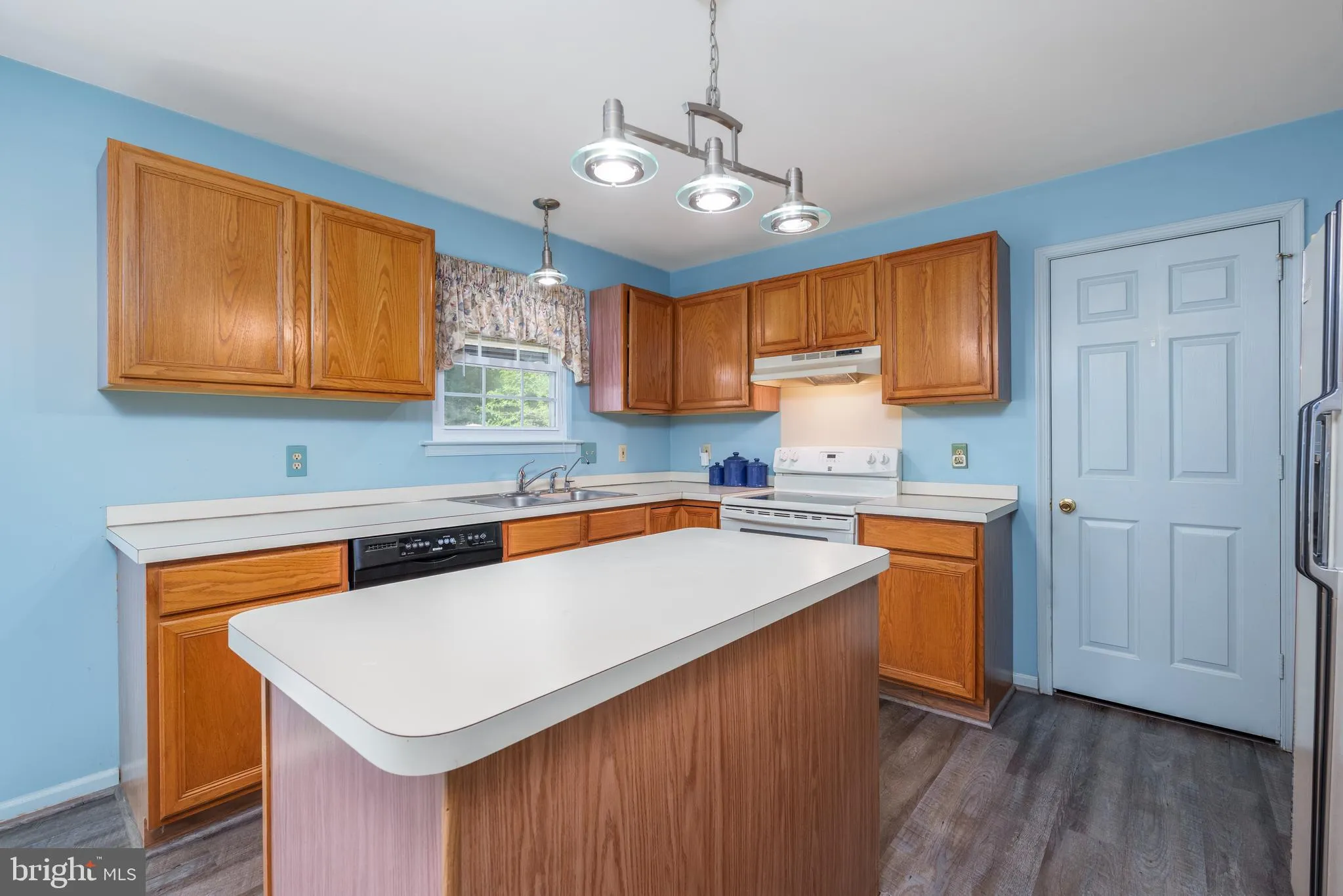 Bear, Delaware 19701, United States, 5 Bedrooms Bedrooms, ,3 BathroomsBathrooms,Residential,Active,160954