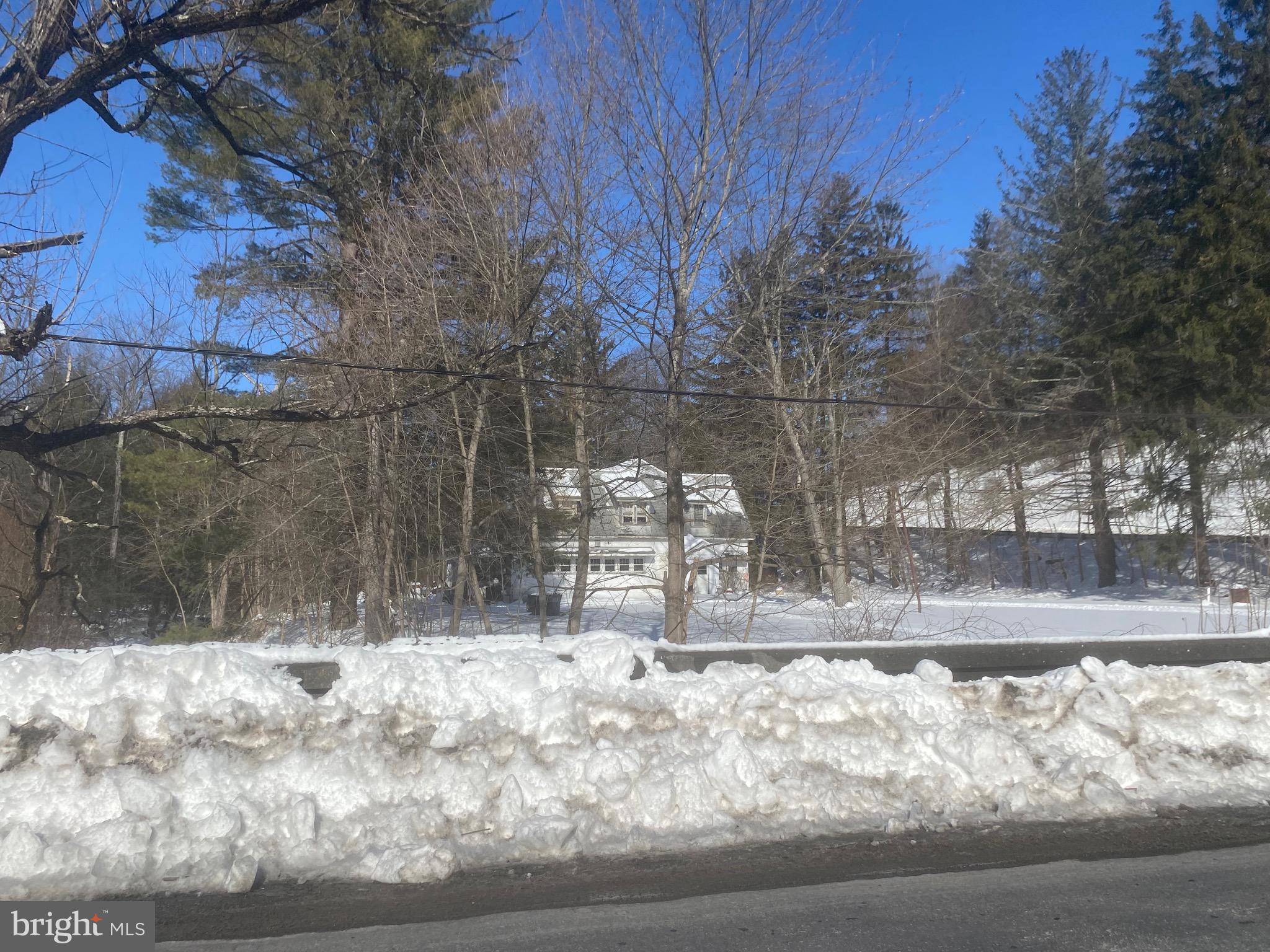 4 LITTLE MOUNTAIN ROAD