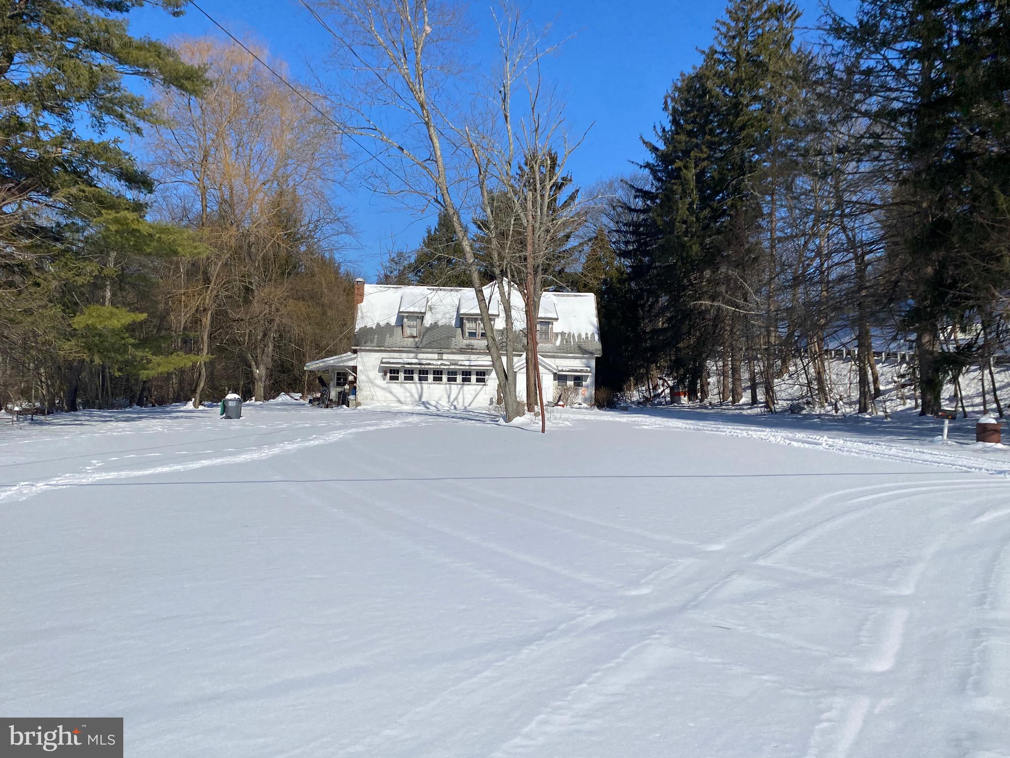 4 LITTLE MOUNTAIN ROAD