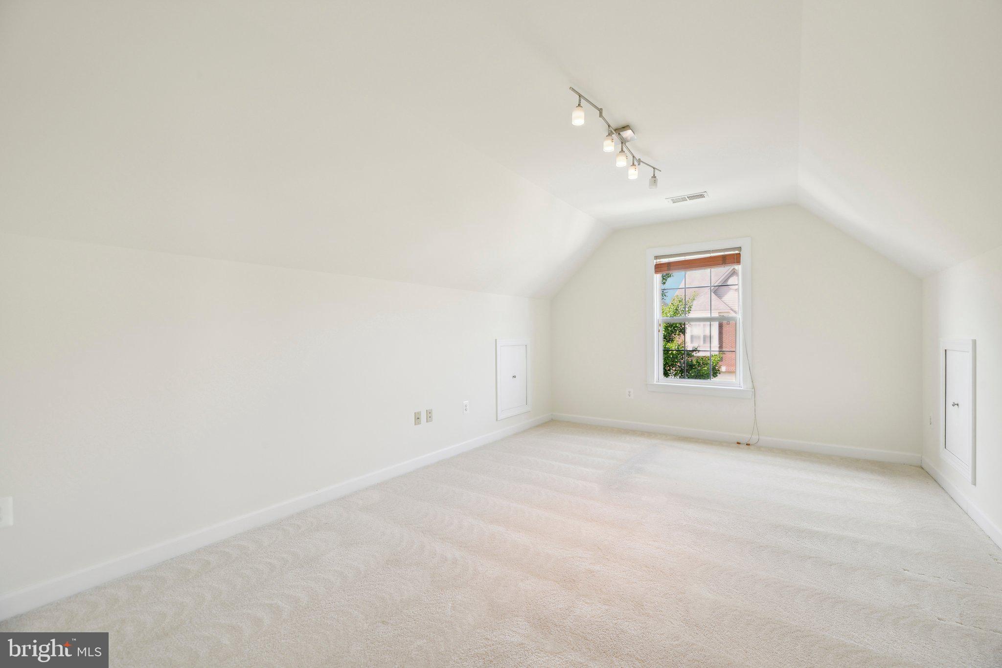 LAUREL HIGHLANDS - Residential