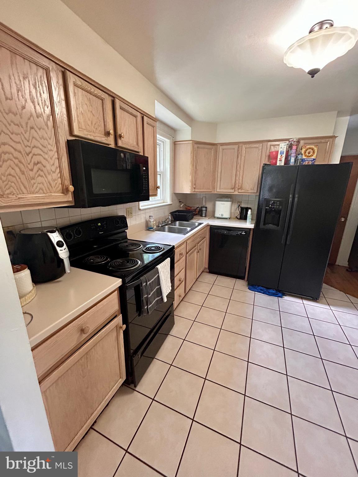 TEMPLE HILLS - Residential Lease