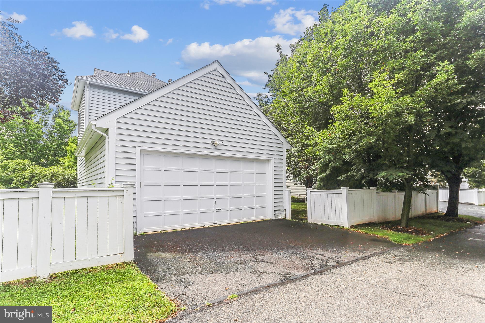 KING FARM WATKINS POND - Residential