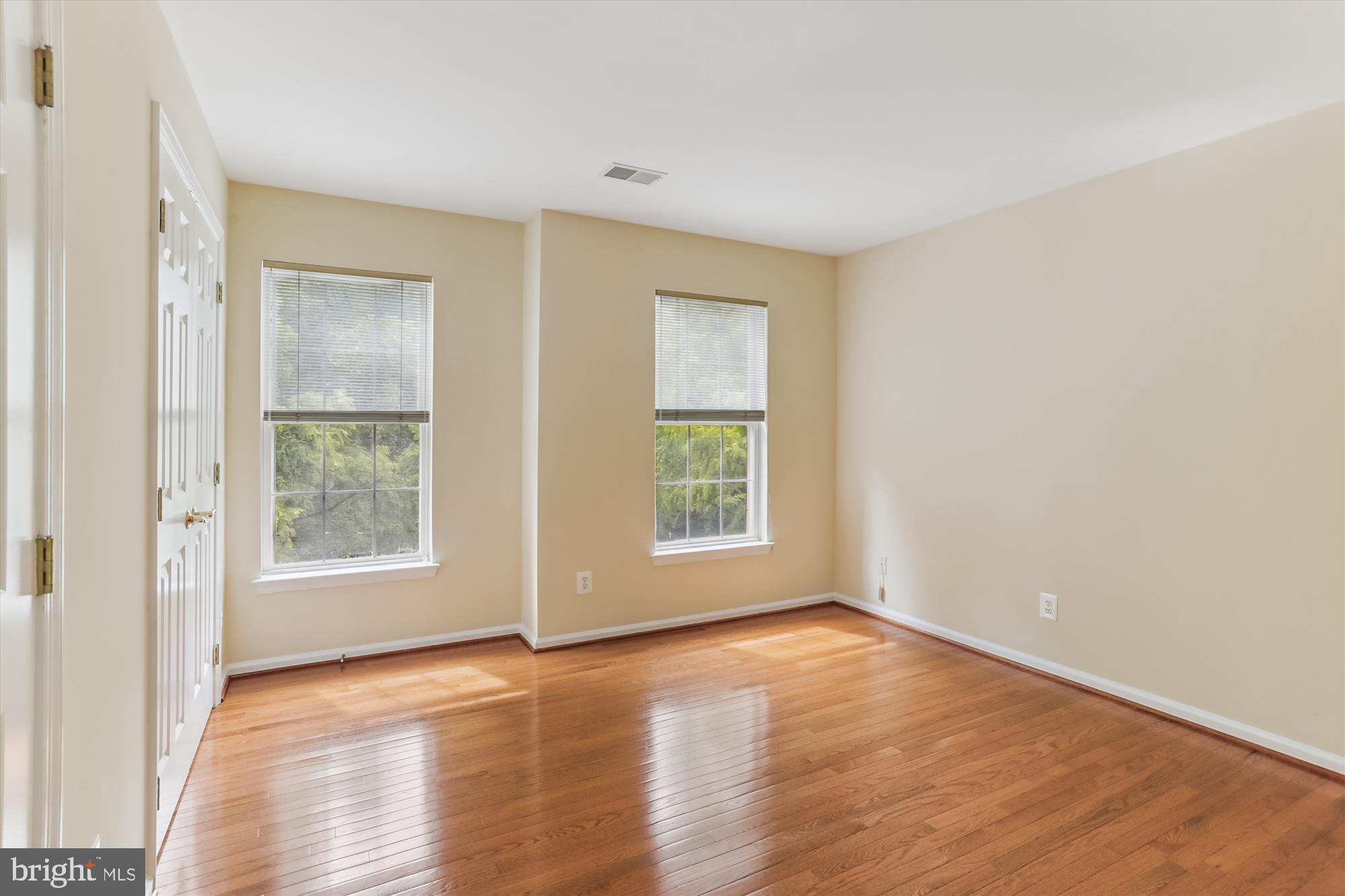 KING FARM WATKINS POND - Residential