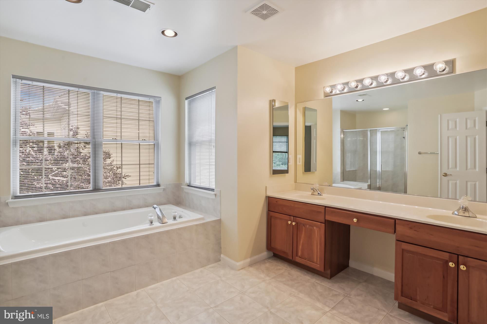 KING FARM WATKINS POND - Residential