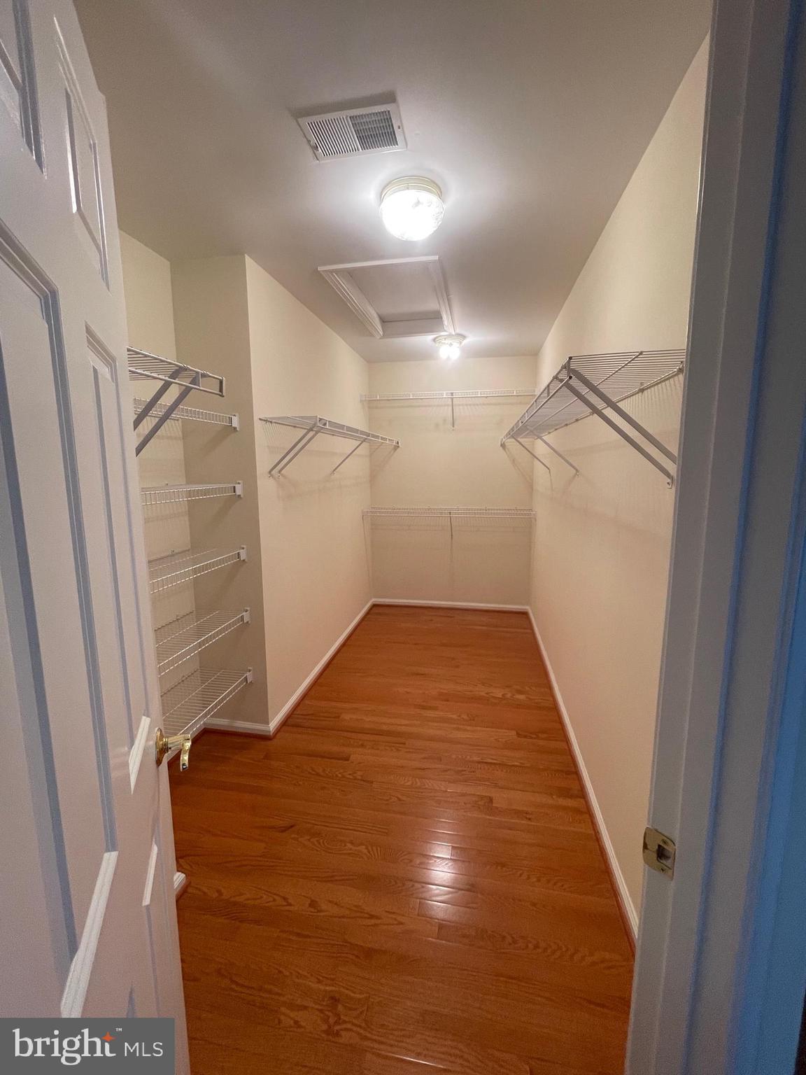 KING FARM WATKINS POND - Residential