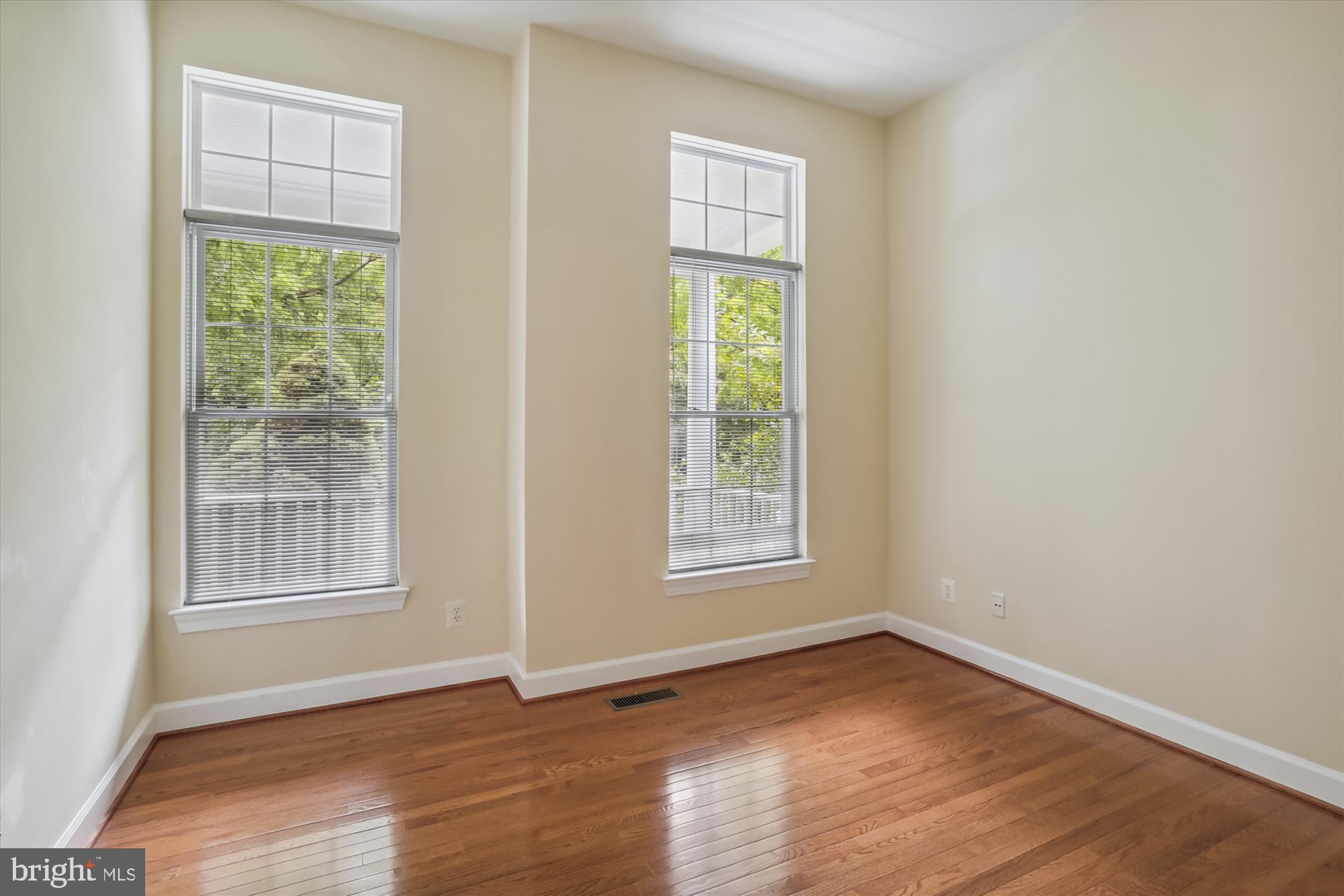 KING FARM WATKINS POND - Residential