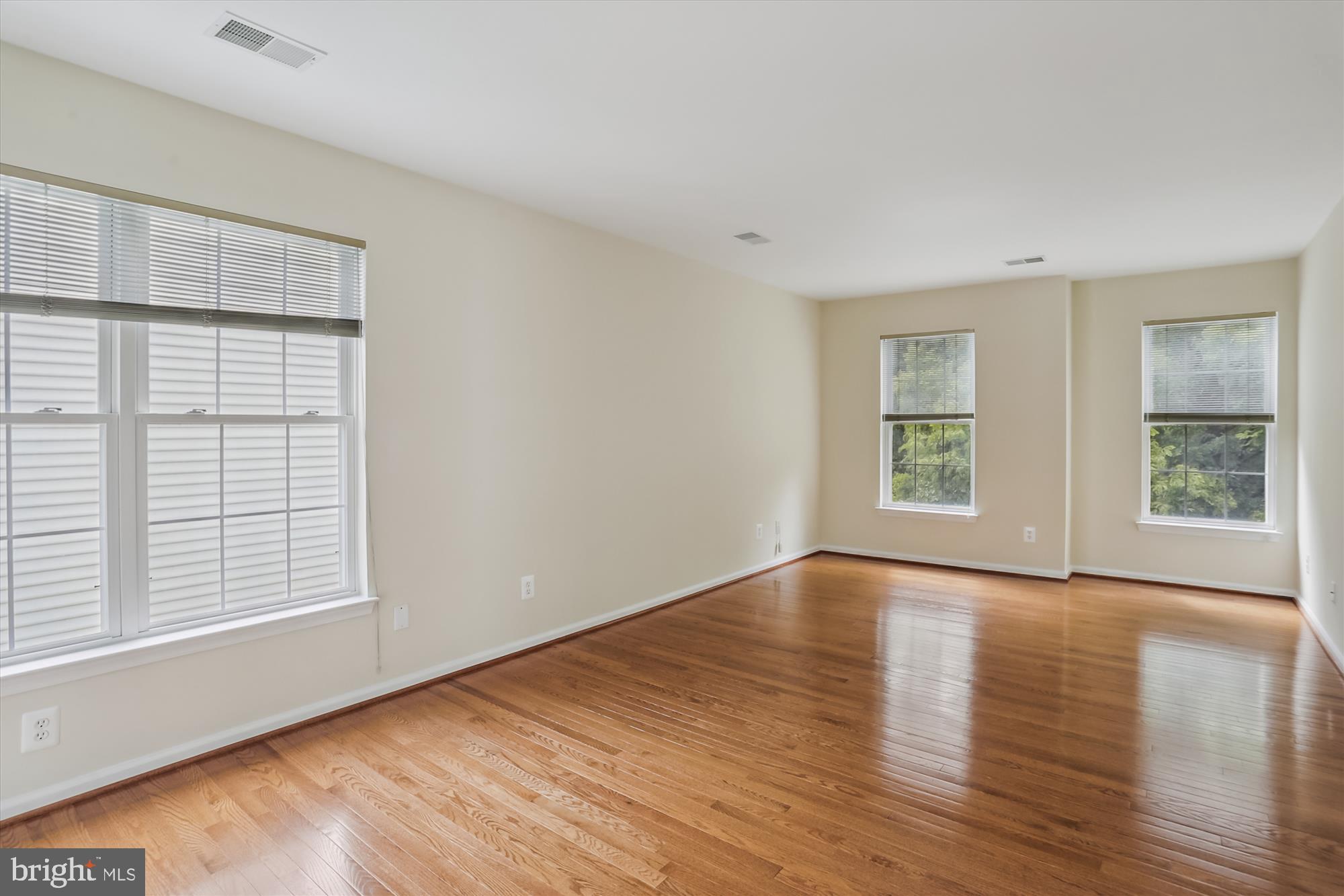 KING FARM WATKINS POND - Residential