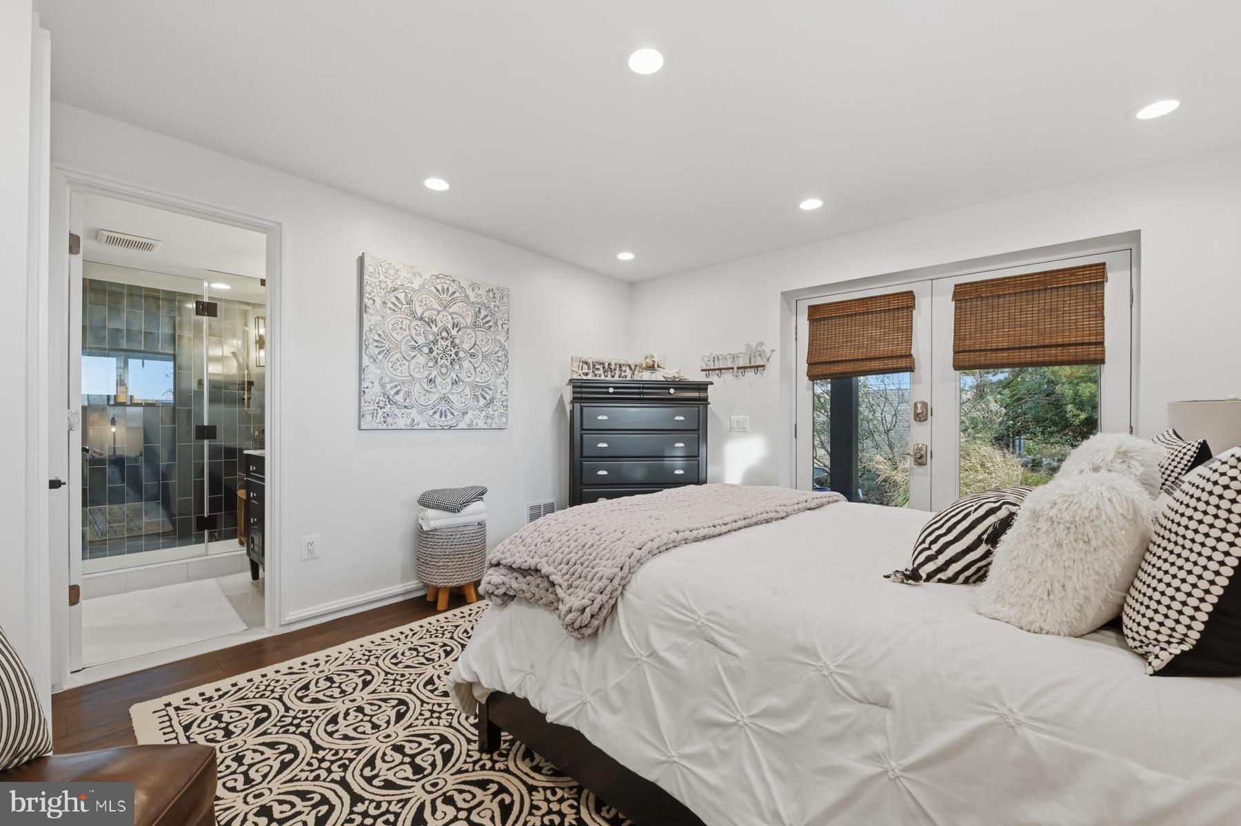 FISHING CREEK FARM - Residential