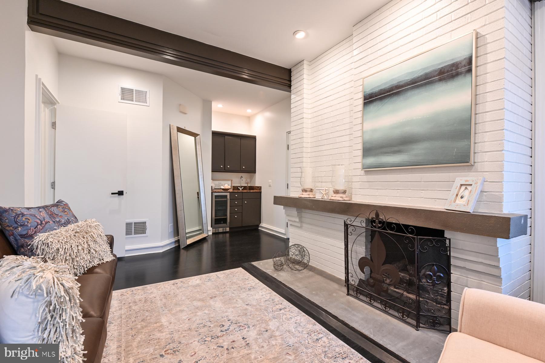 FISHING CREEK FARM - Residential